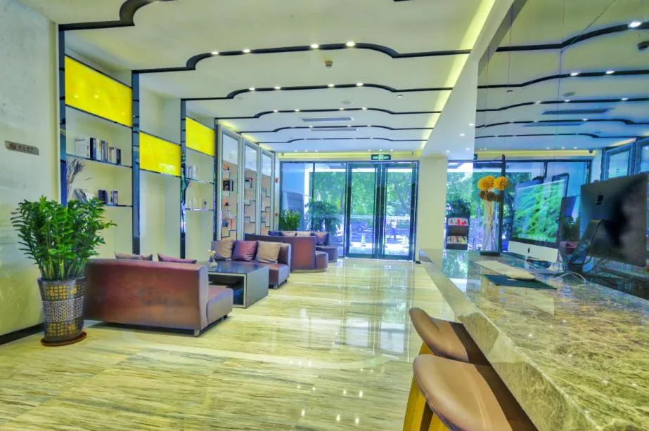 Lavande Hotel Shenzhen Baoan Haiya Binfencheng