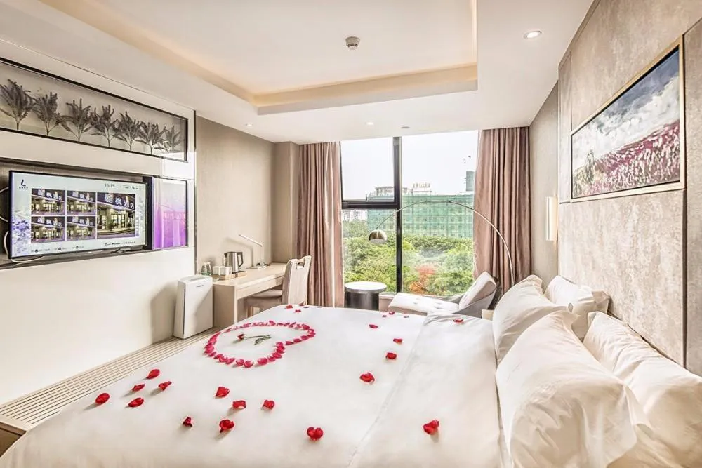 Bed in Lavande Hotel Shenzhen Baoan Haiya Binfencheng