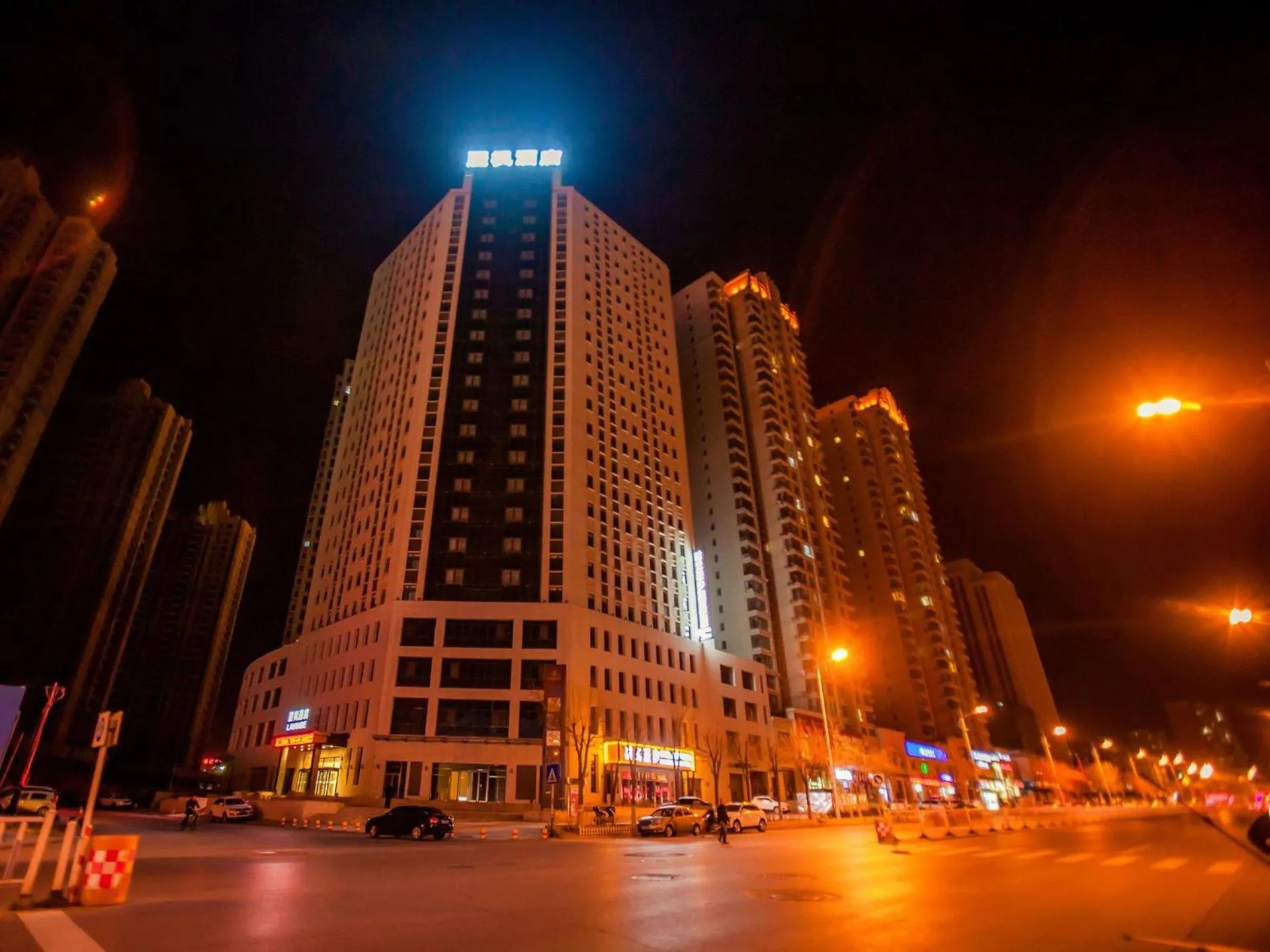 Lavande Hotel Zhangjiakou Victoria Plaza