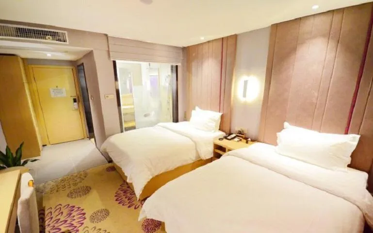 Lavande Hotel Wuhan Nanhu Walmart Store