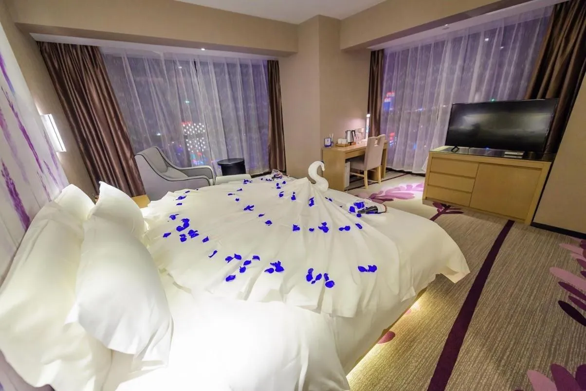 Bed in Lavande Hotel Haining Leather City Yintai Branch