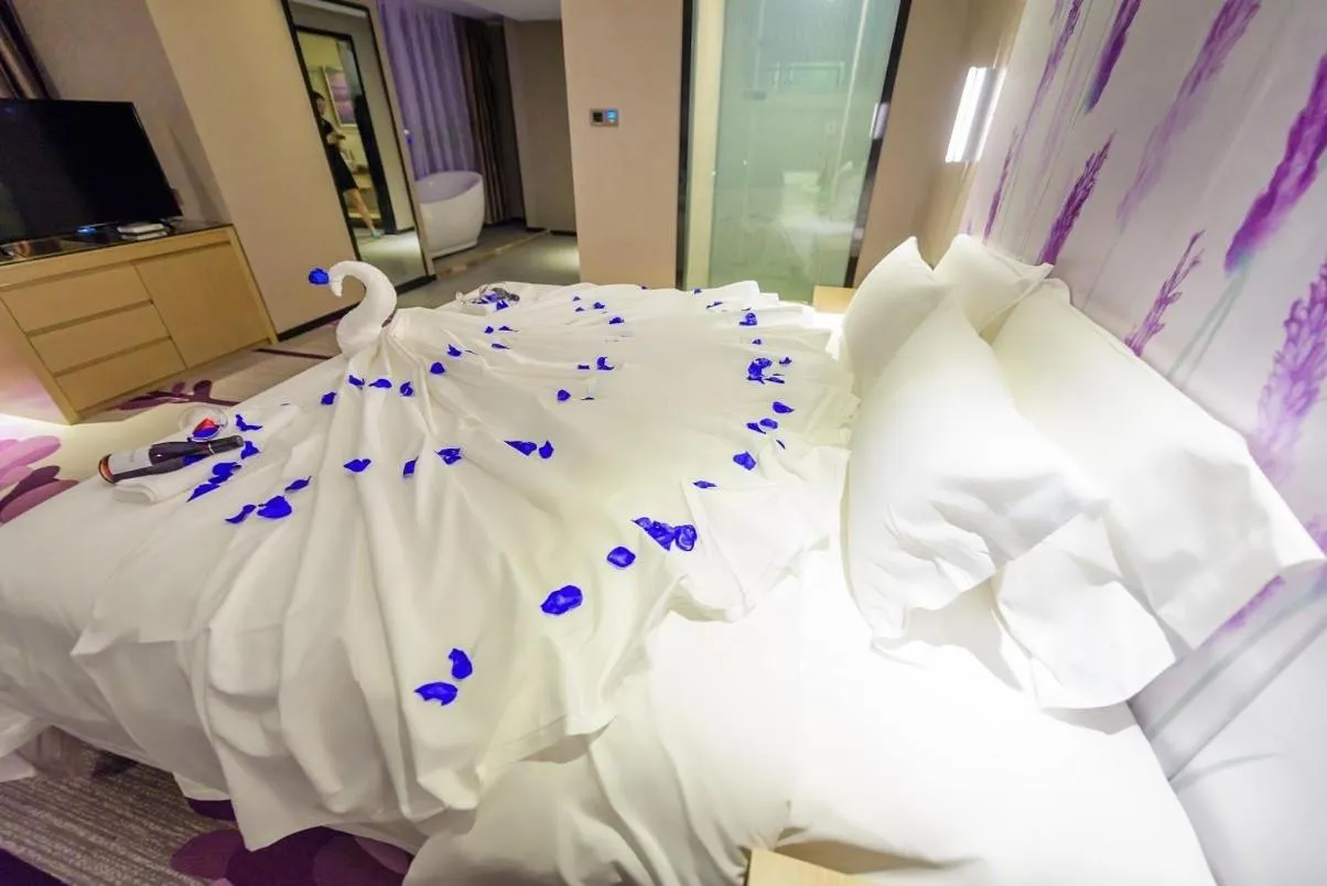 Bed in Lavande Hotel Haining Leather City Yintai Branch