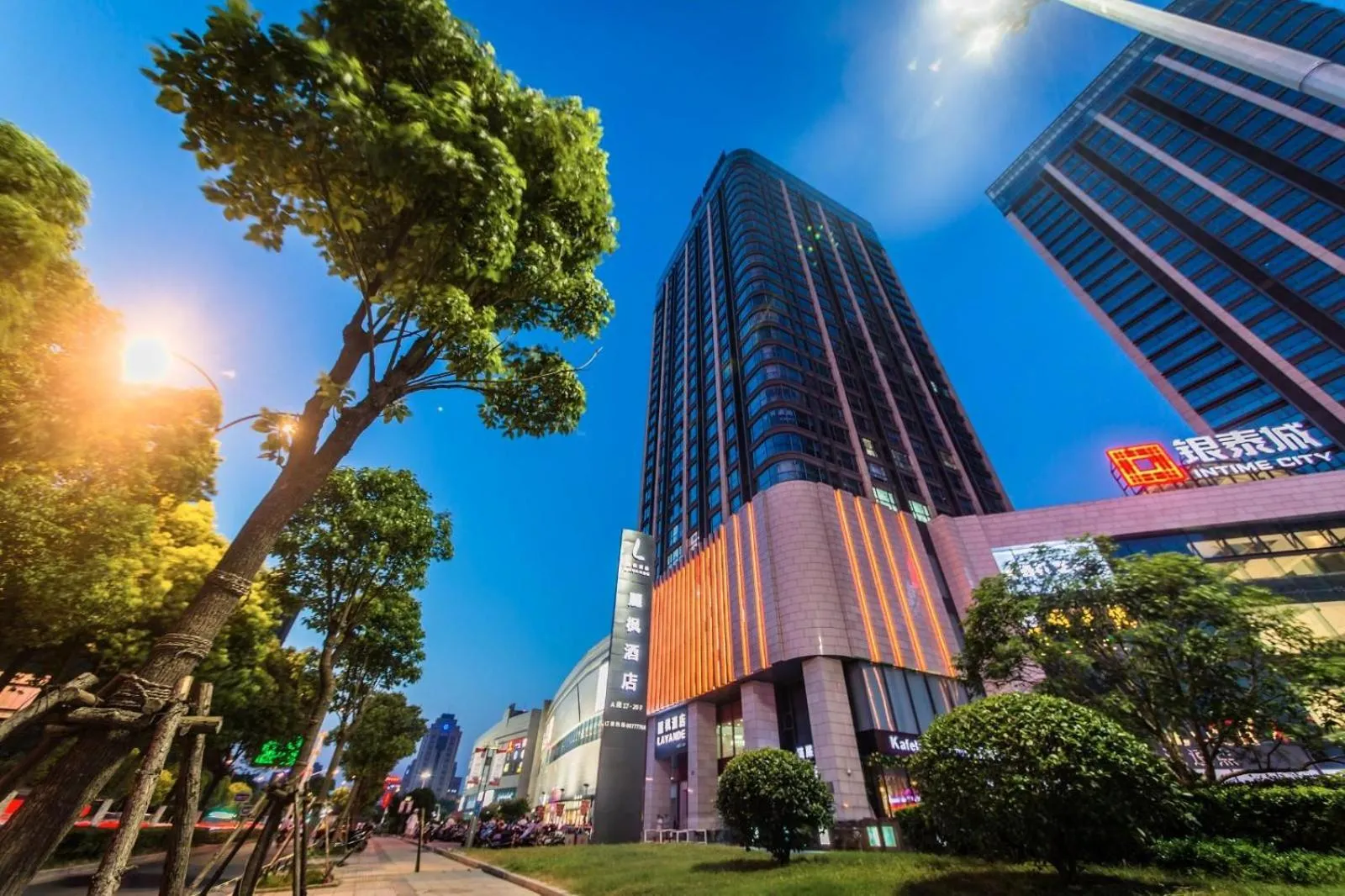 Lavande Hotel Haining Leather City Yintai Branch