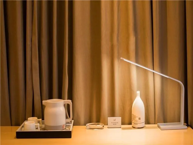 Lavande Hotel (Nanchang West Railway Station Square Branch)