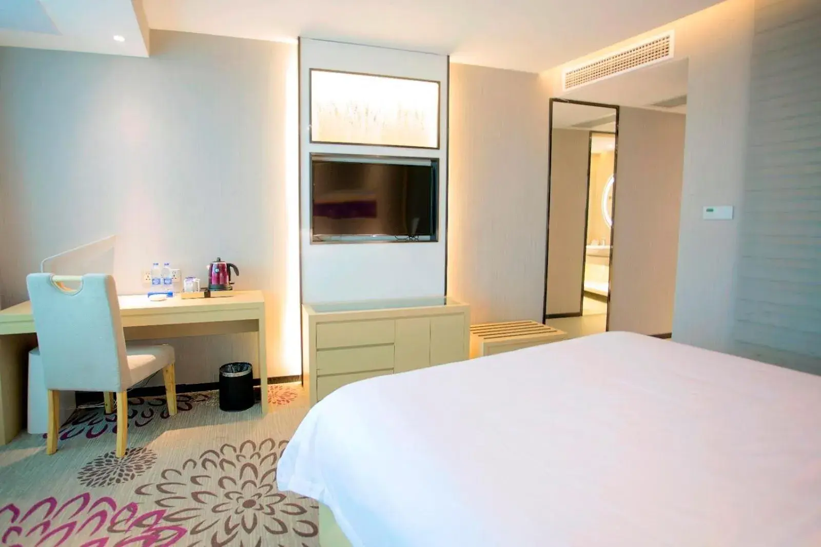Bed in Lavande Hotel (Xinyi Fuhai Building Branch) Bed in Lavande Hotel (Xinyi Fuhai Building Branch)