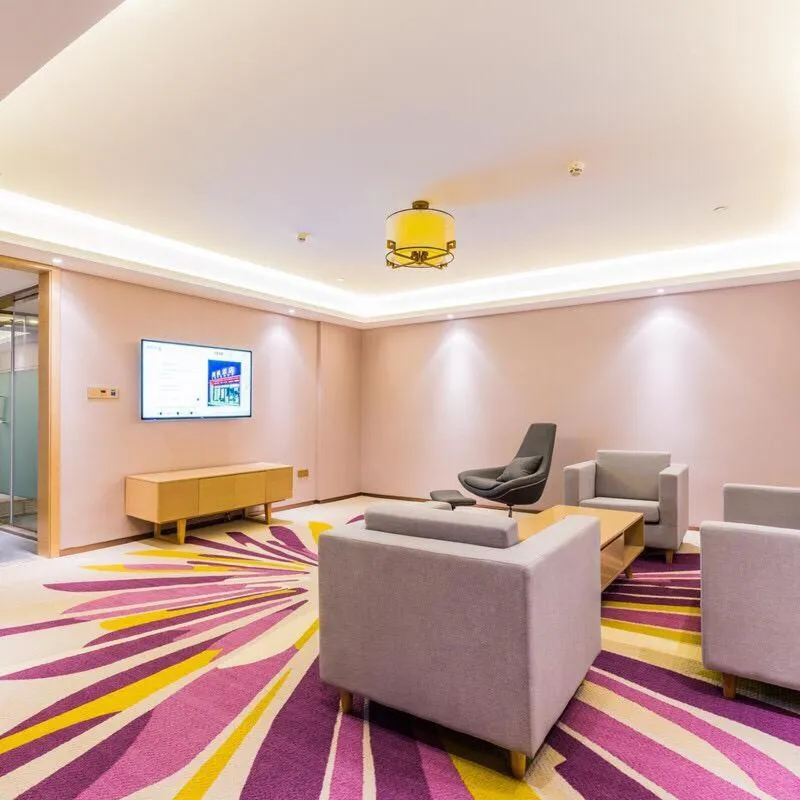 Lavande Hotel (Gaozhou Xiantai Bridge Branch)