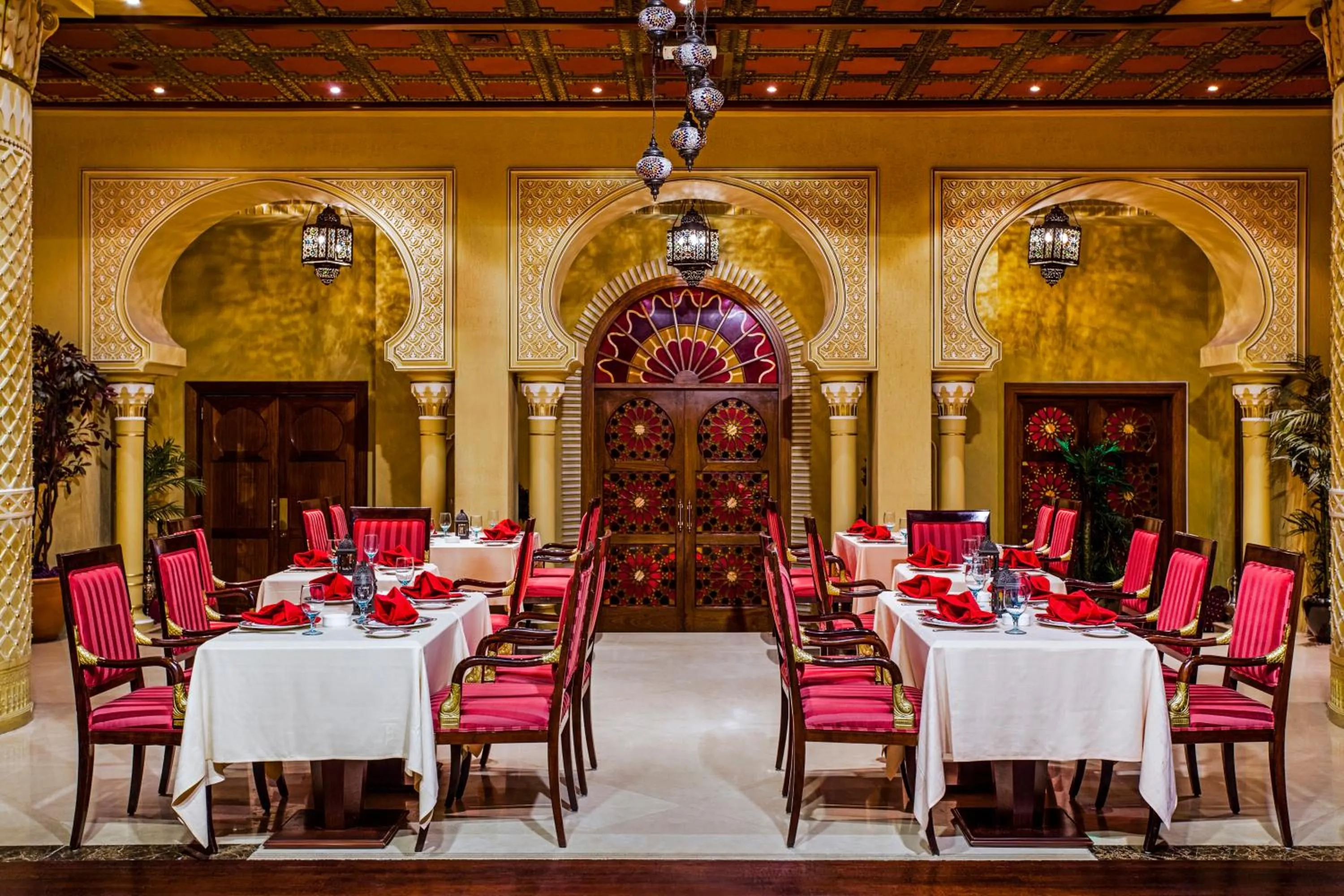 Evening entertainment in Corniche Hotel Abu Dhabi