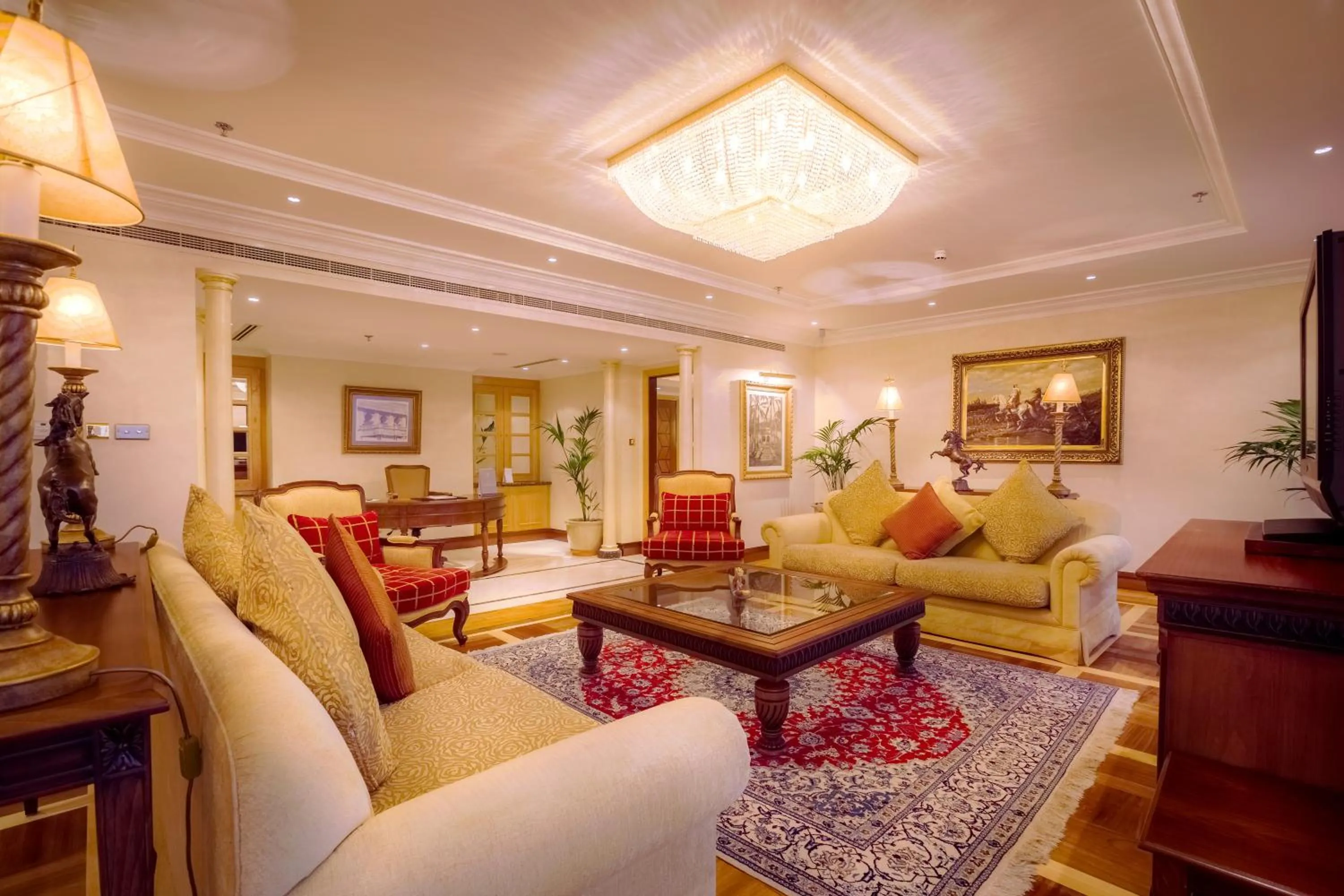 Living room in Corniche Hotel Abu Dhabi