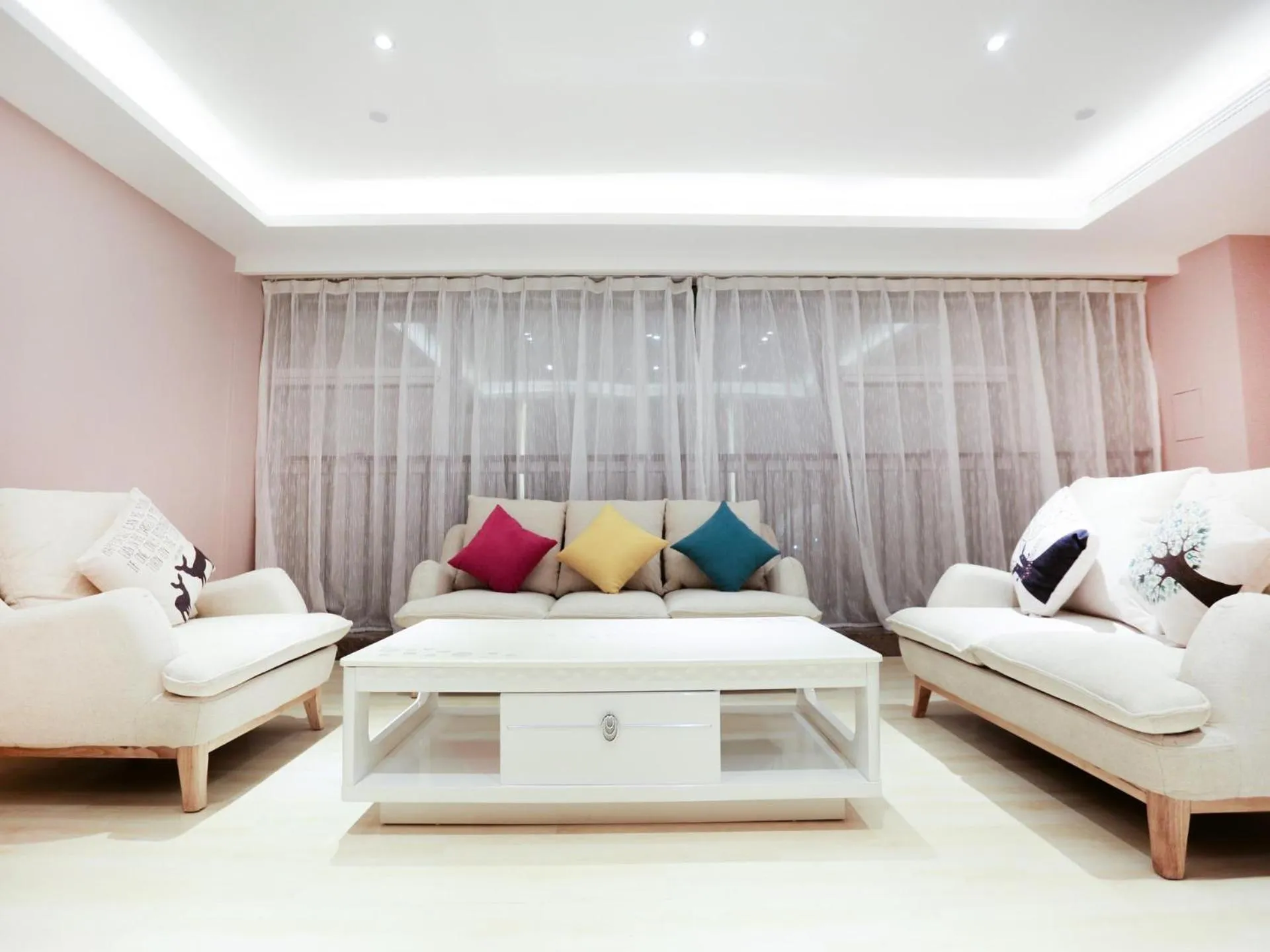 Lavande Hotel (Jingdezhen Taoxichuan Creative Square Branch)