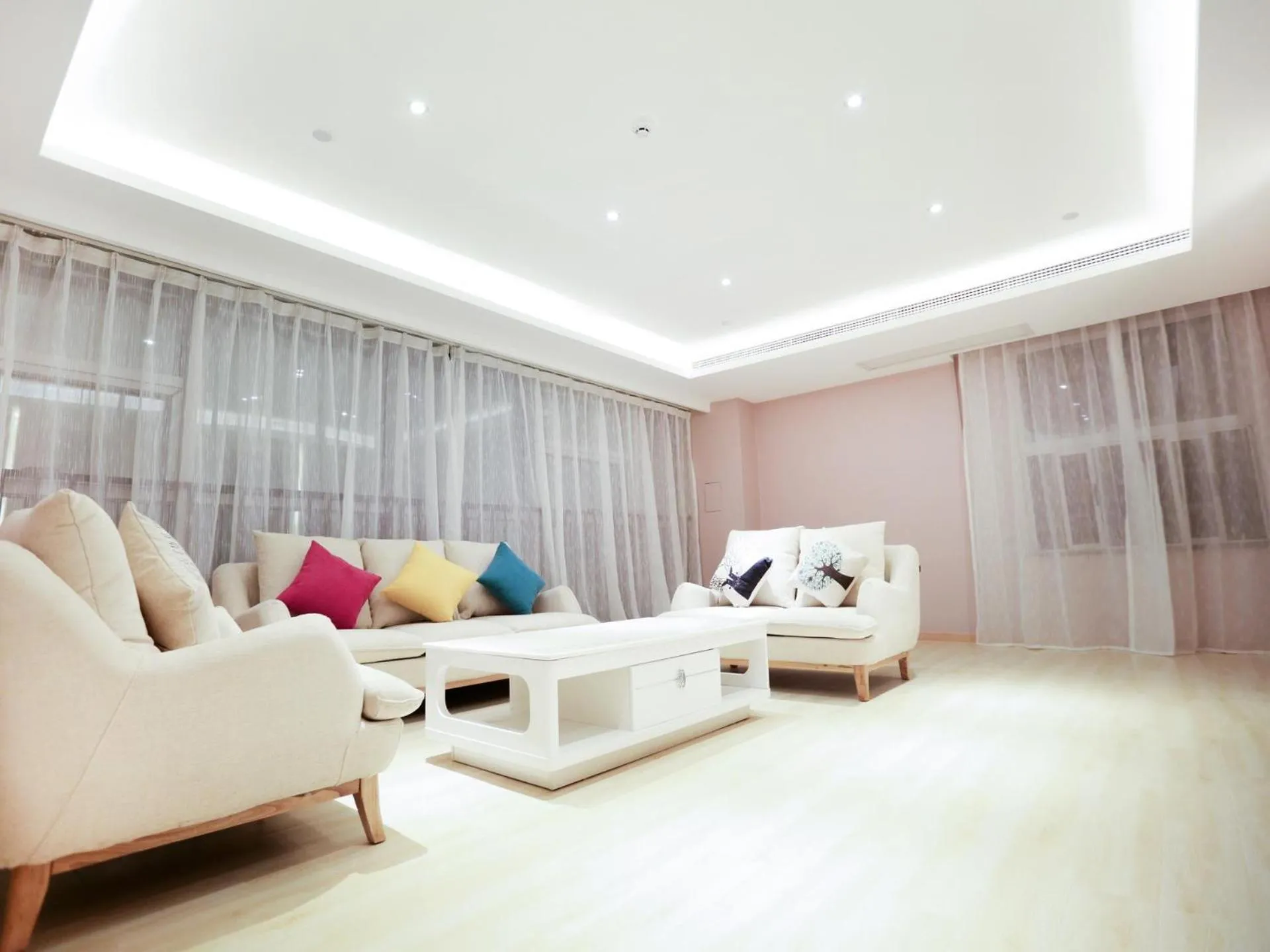 Lavande Hotel (Jingdezhen Taoxichuan Creative Square Branch)