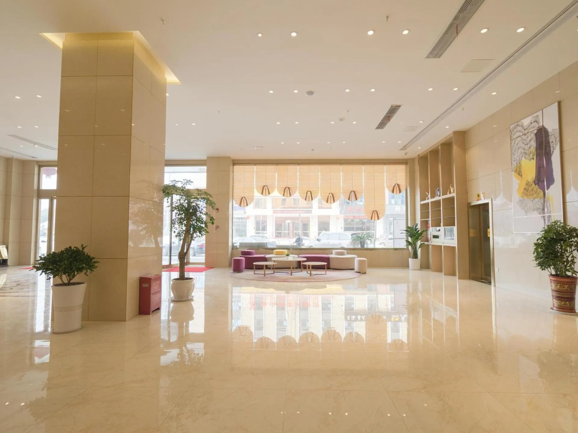 Lavande Hotel(Macheng High-speed Station Branch)