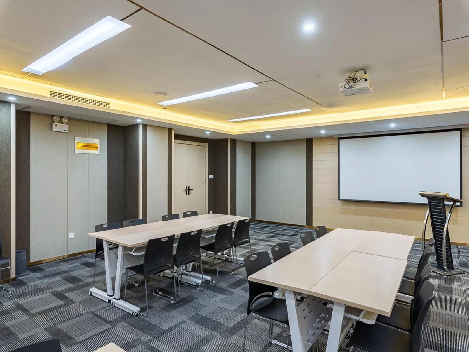 Lavande Hotel Xuzhou Junsheng Plaza