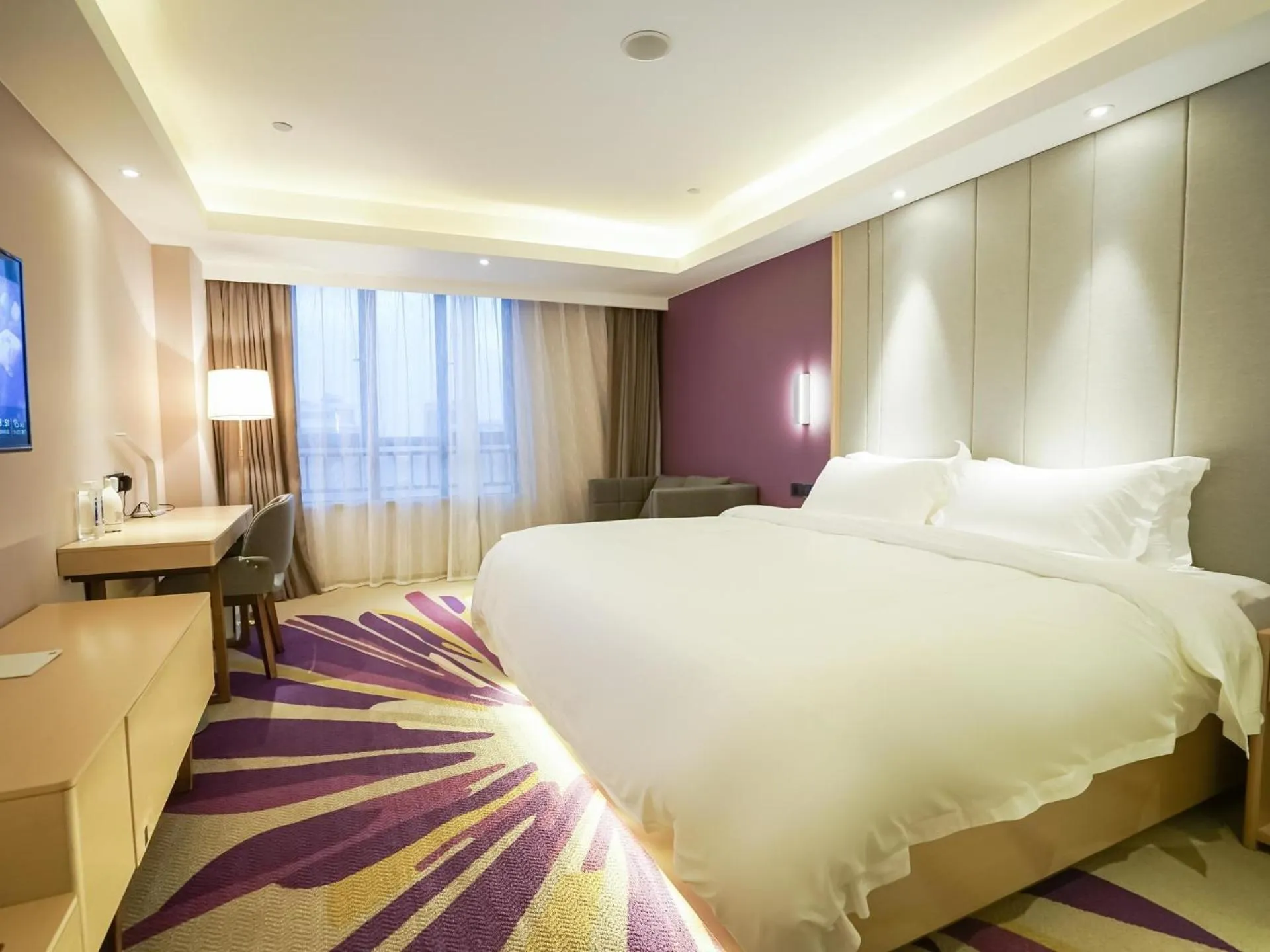 Bed in Lavande Hotel Jingmen Planet World City