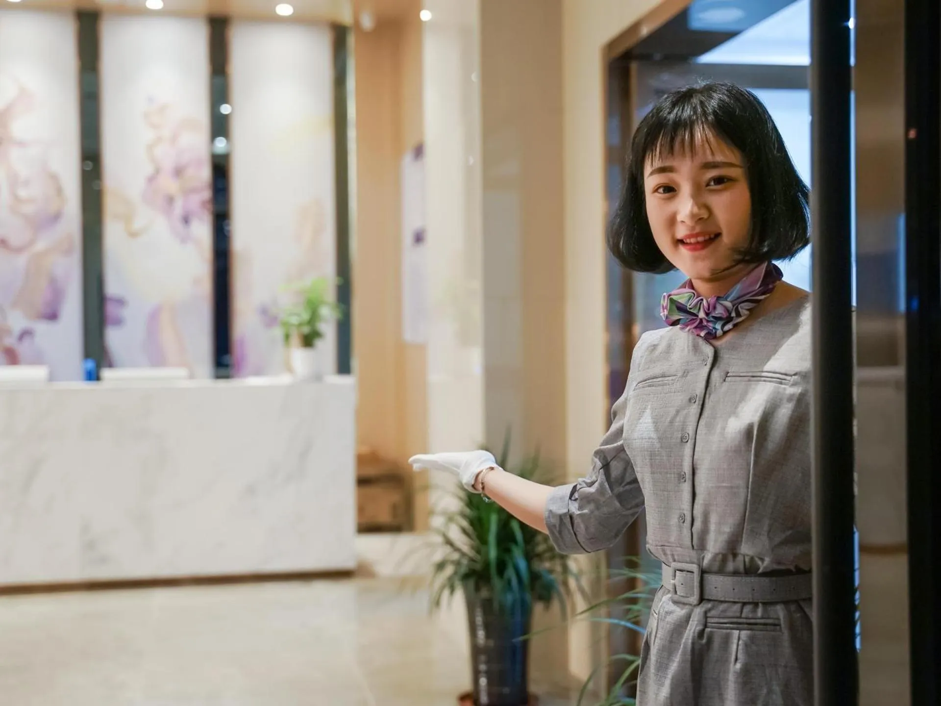 Lavande Hotel Jingmen Planet World City