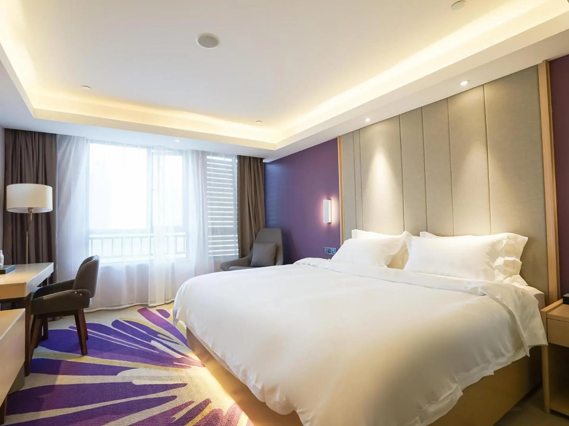 Bed in Lavande Hotel Jingmen Planet World City