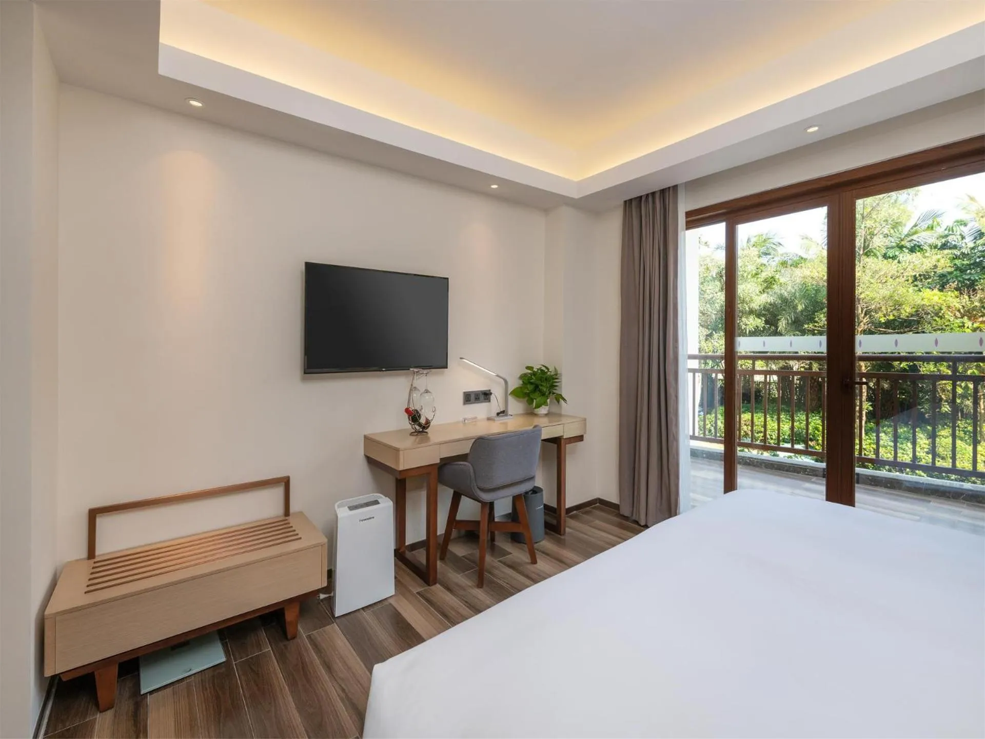 Bed in Lifeng Hotel (Haikou West Coast)