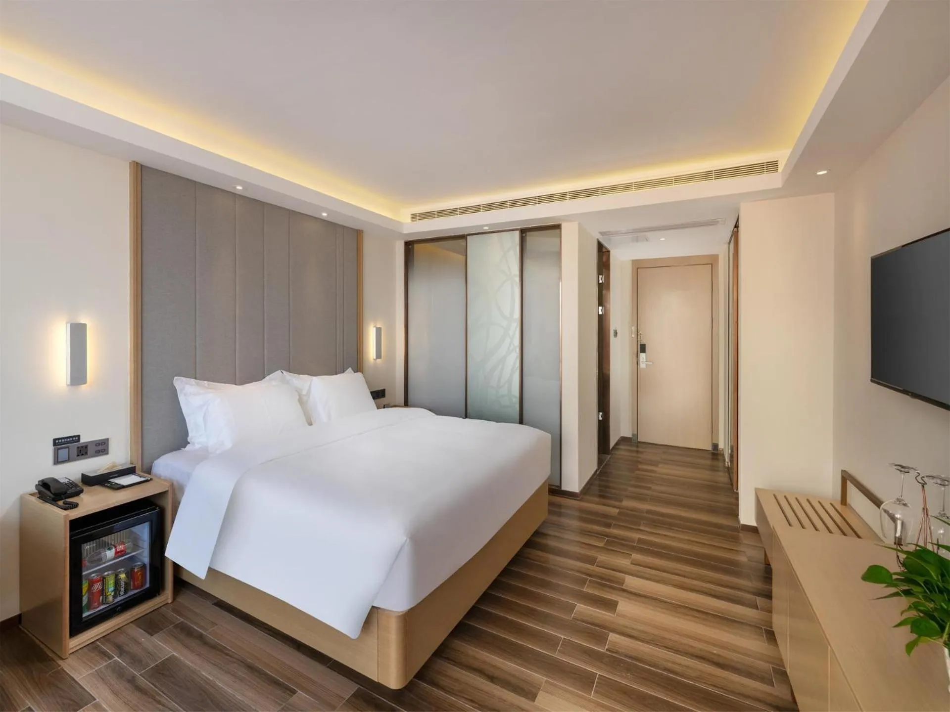 Bed in Lifeng Hotel (Haikou West Coast)