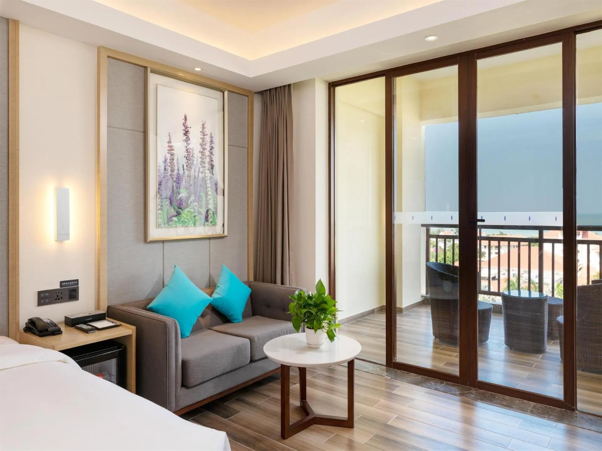 Bed in Lifeng Hotel (Haikou West Coast)