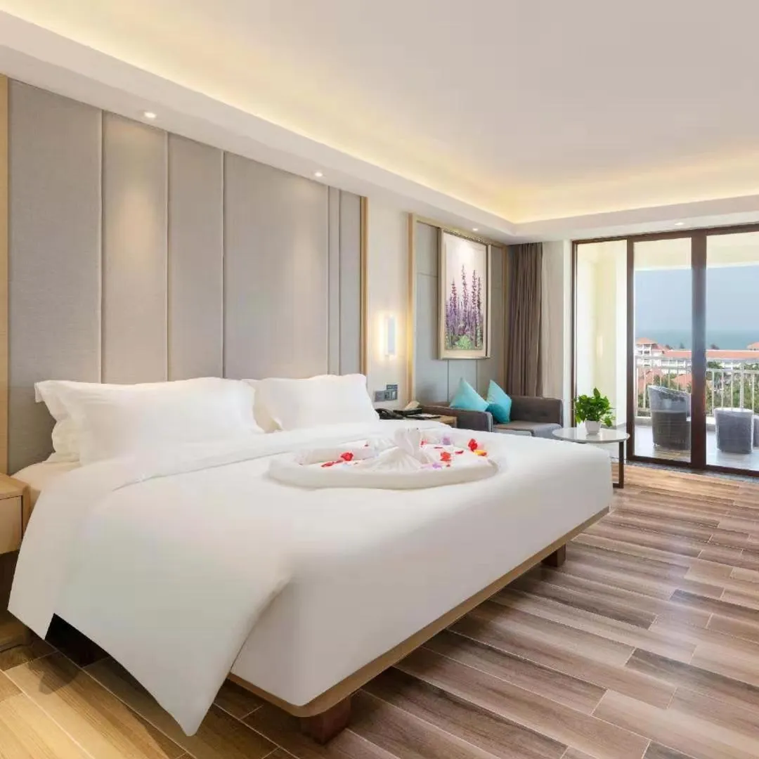 Bed in Lifeng Hotel (Haikou West Coast)