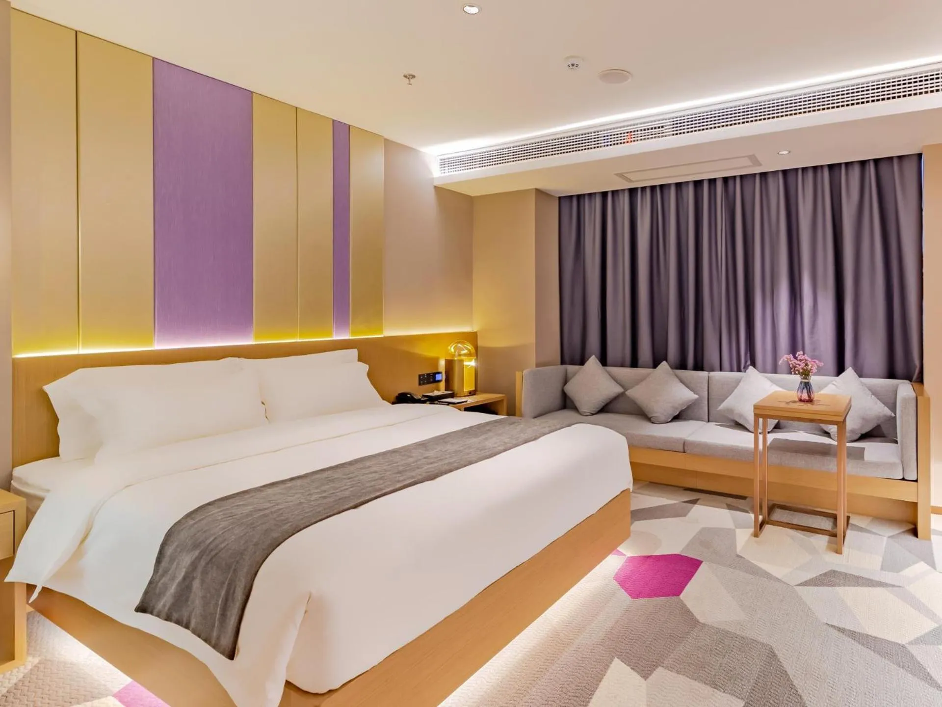 Bed in Lavande Hotel Lujiang Zhouyu Avenue