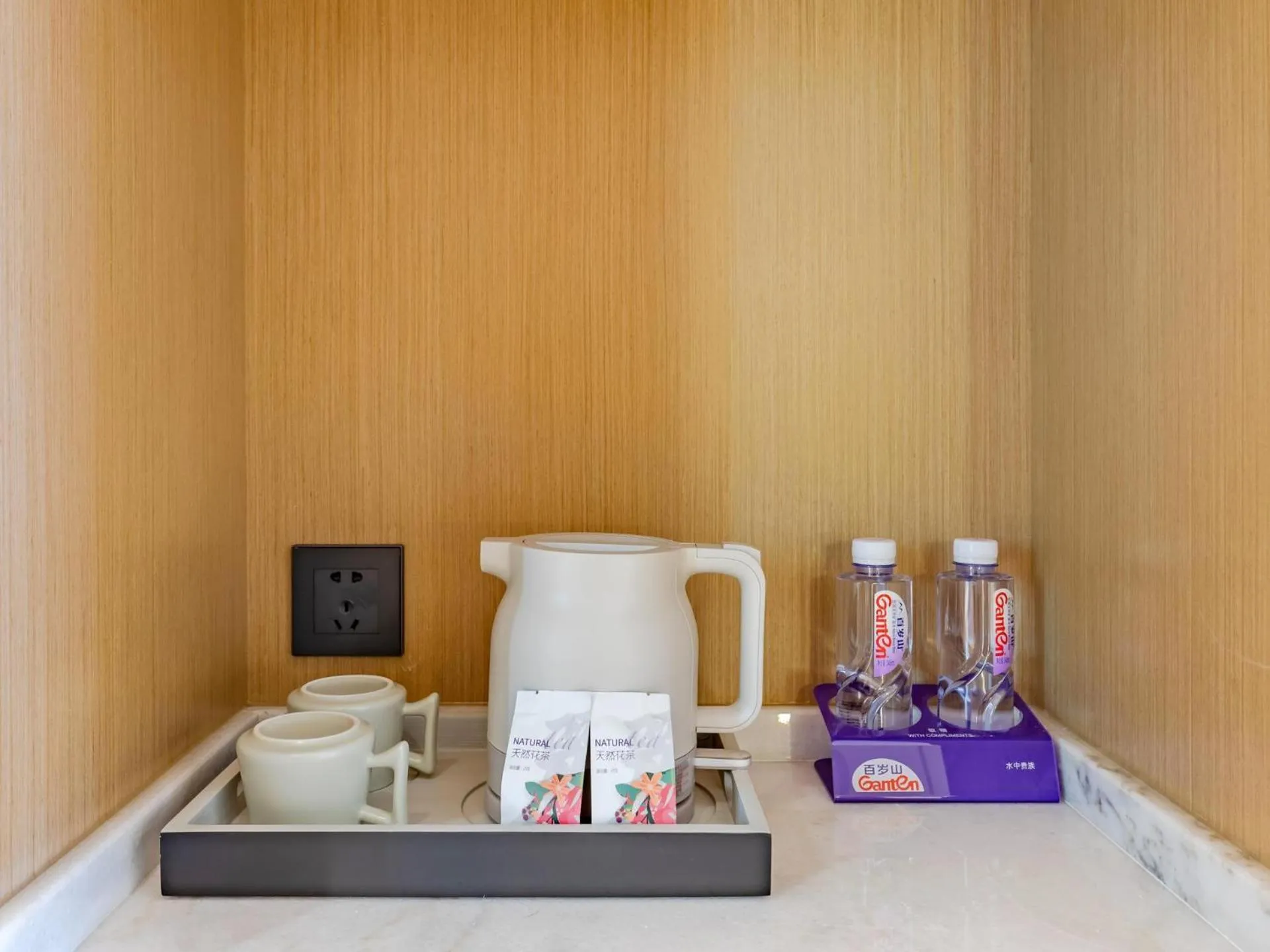 Lavande Hotel Lujiang Zhouyu Avenue