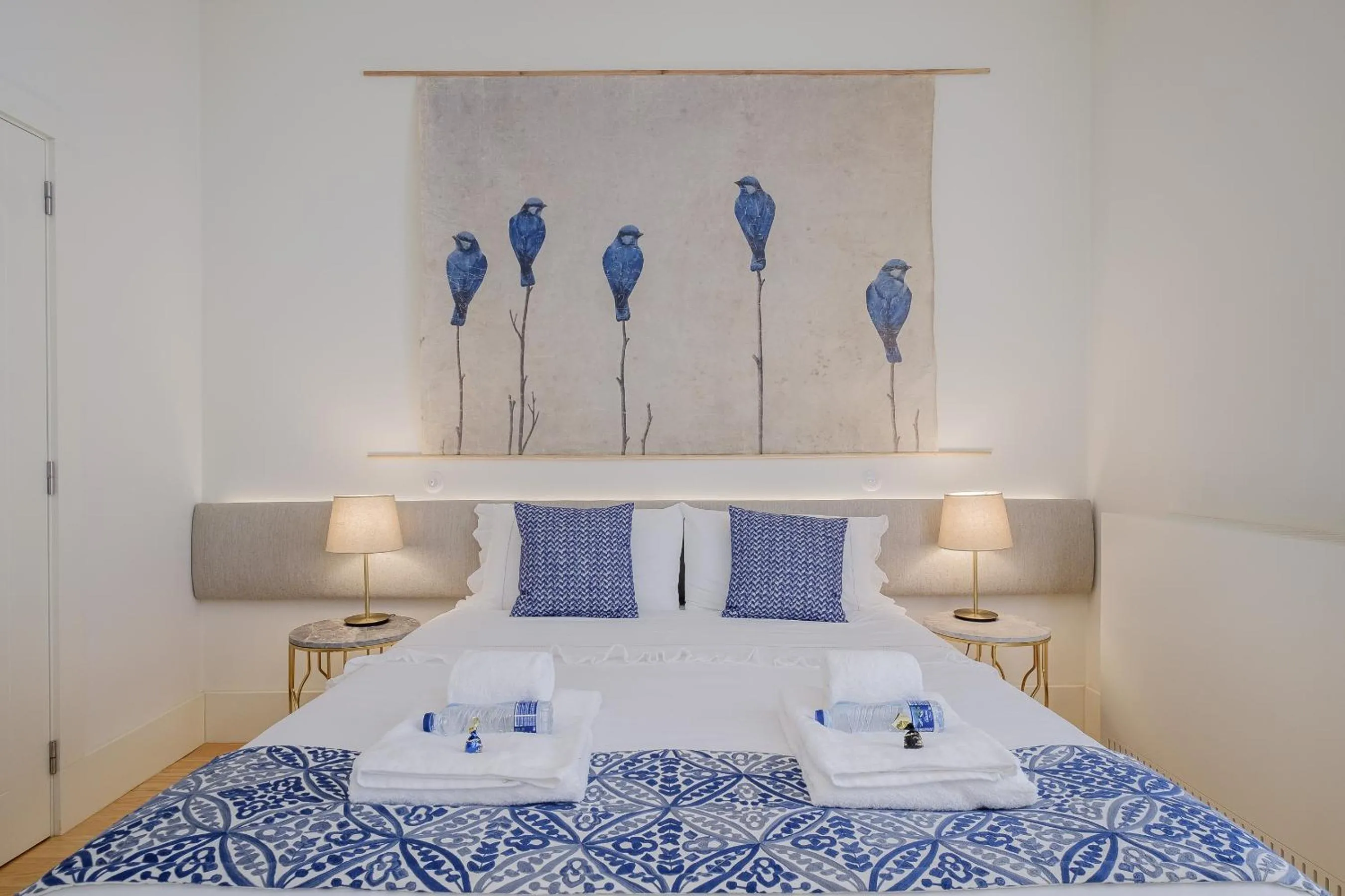 BOUTIQUE Rentals-Flores Terrace historical centre