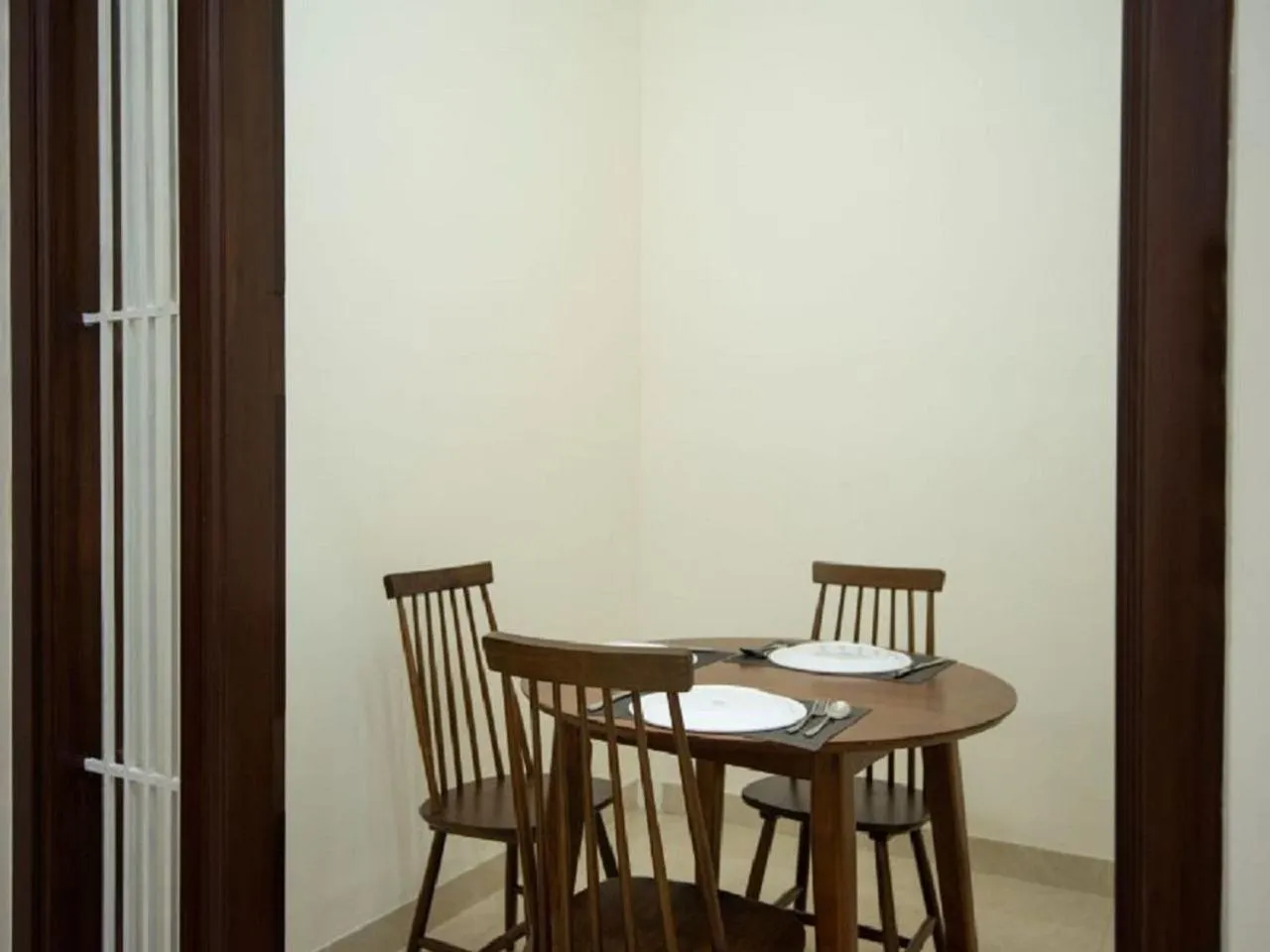 Dining area in Mayfair Service Apartments