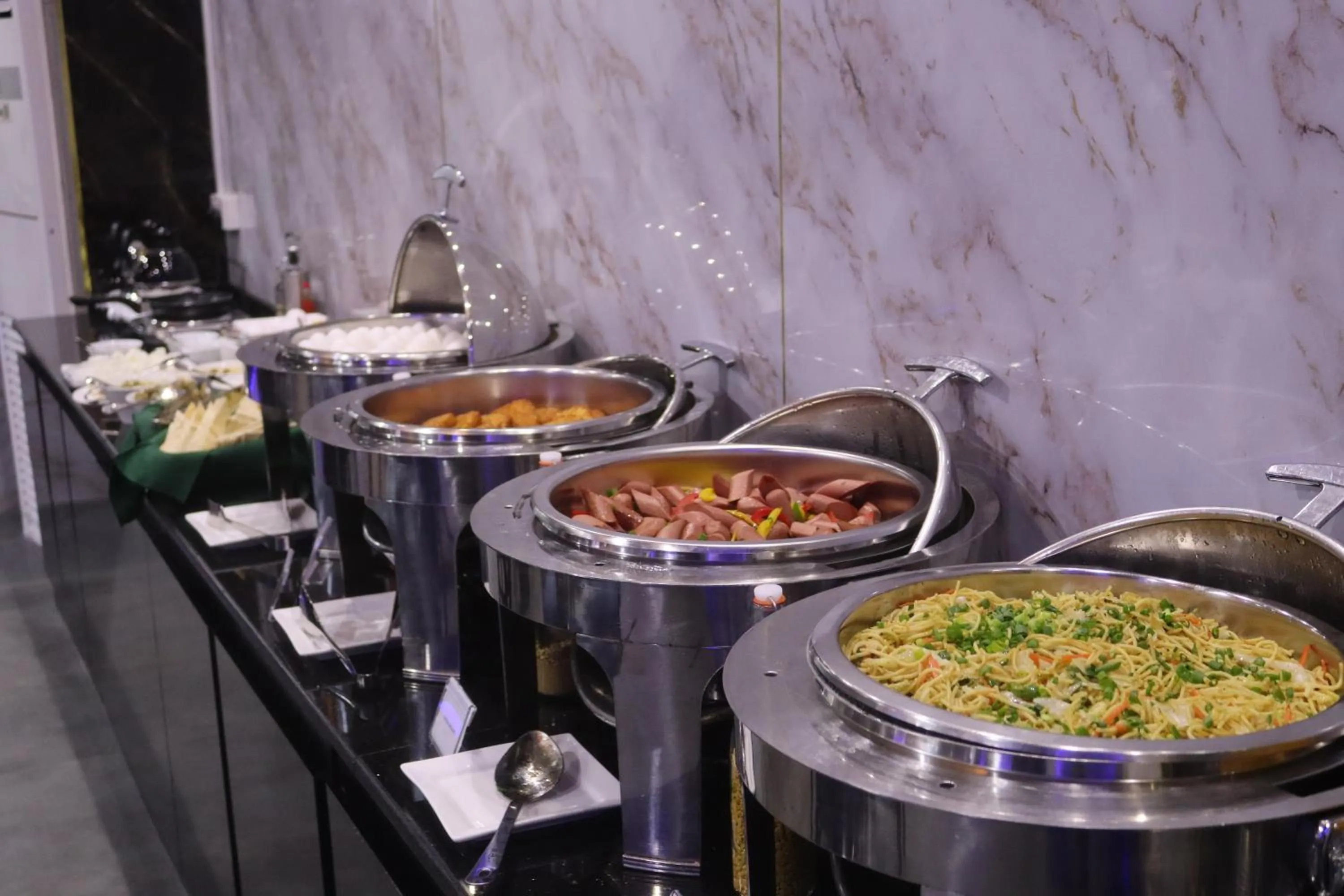 Breakfast in GSS Avenue Hotel Ex Delmon Hotel