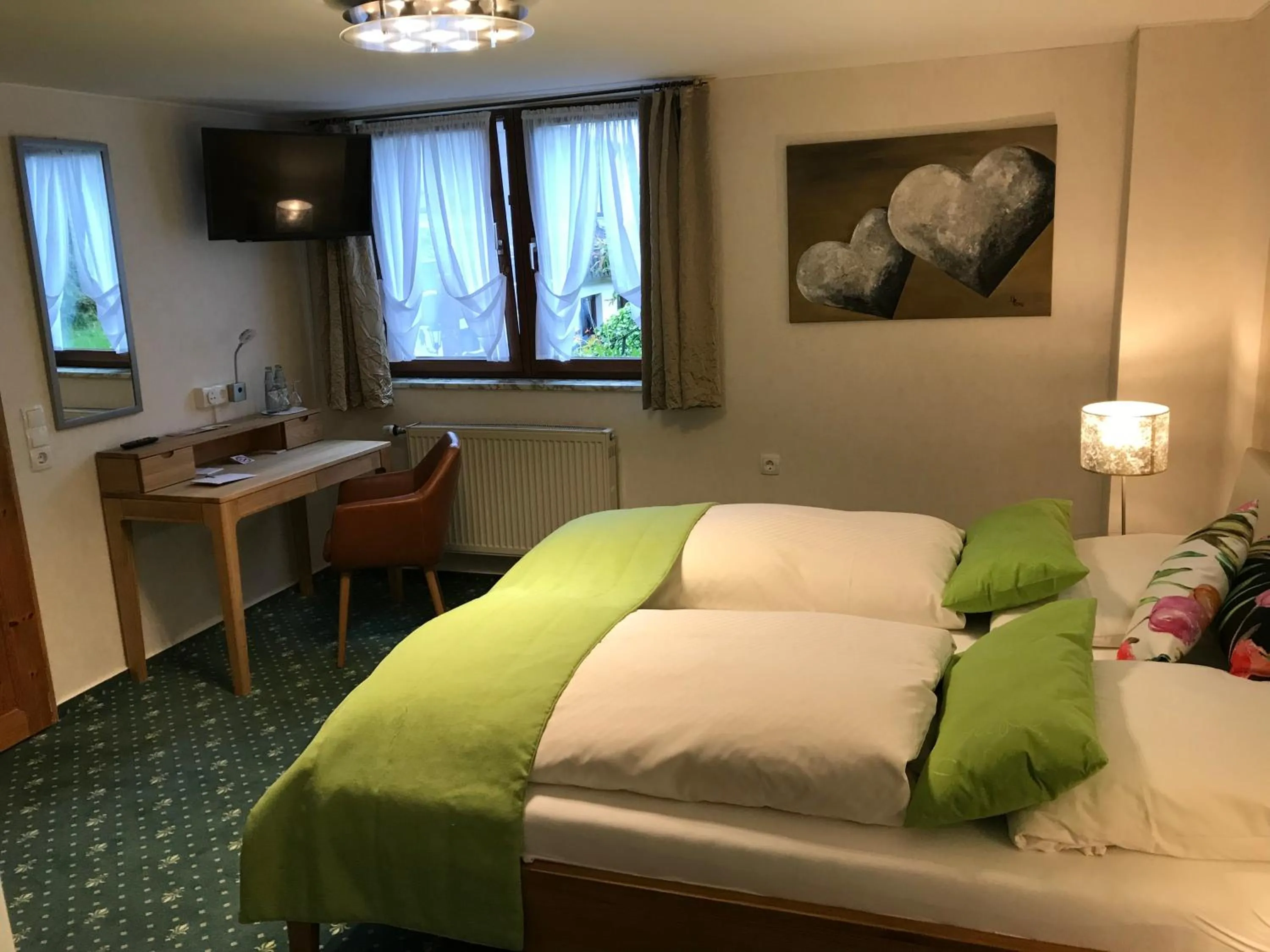 Bed in Hotel Garni Maaß