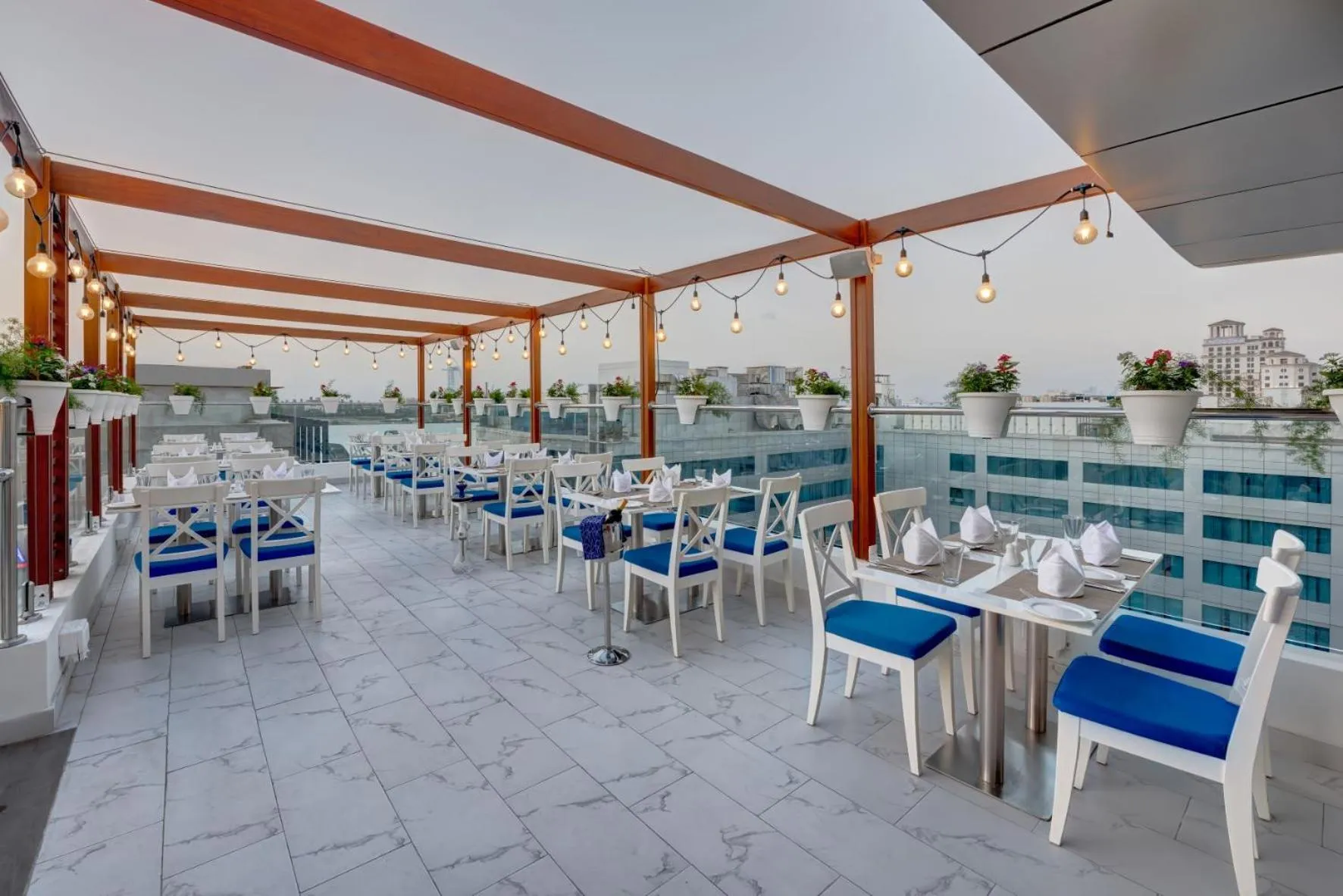 Restaurant/places to eat in Donatello Hotel