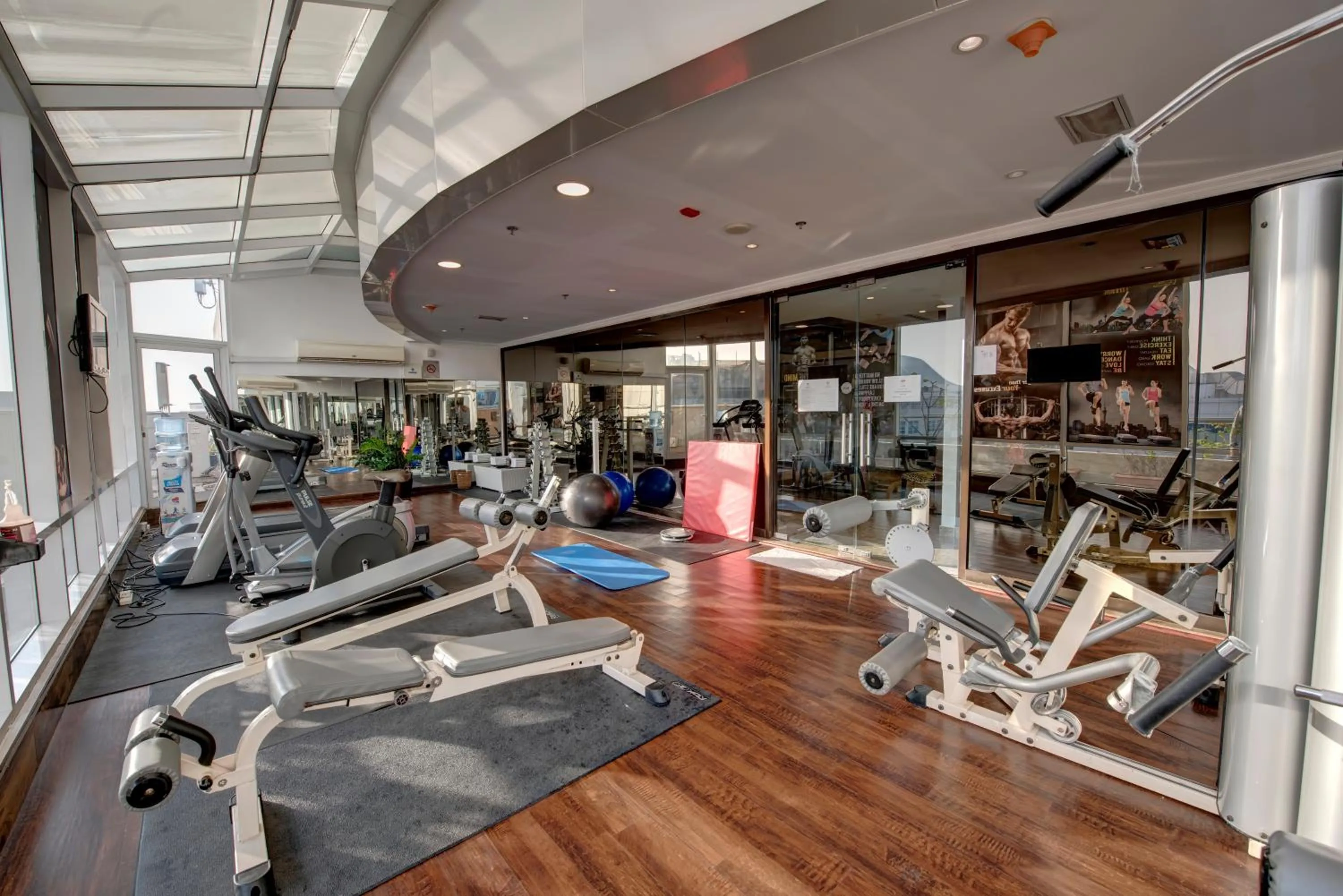 Fitness centre/facilities in Donatello Hotel