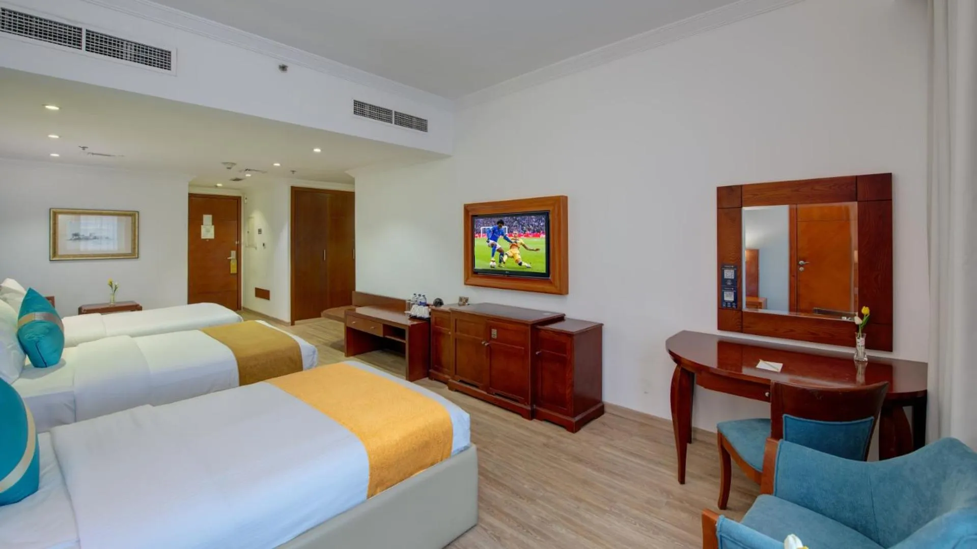 Bedroom, Bed in Donatello Hotel