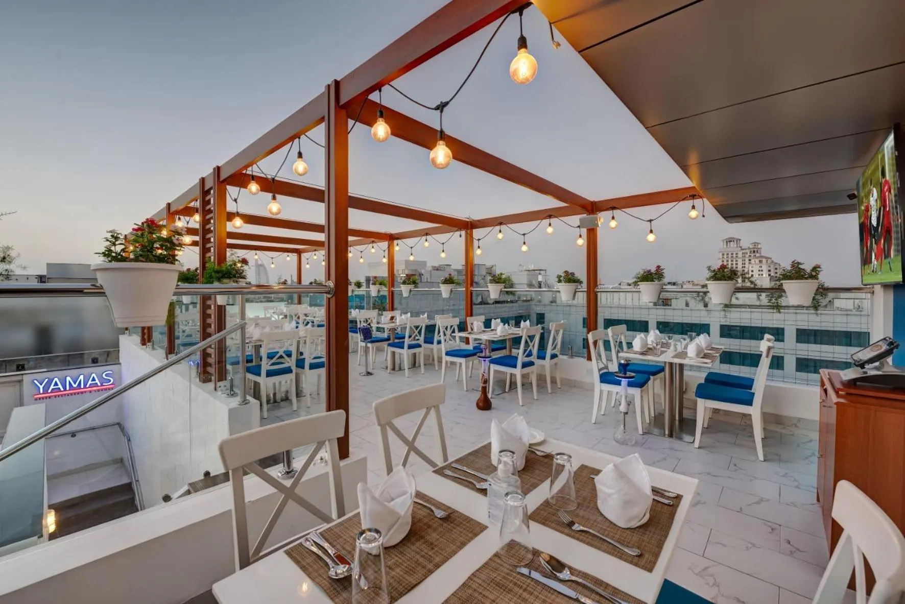 Restaurant/places to eat in Donatello Hotel