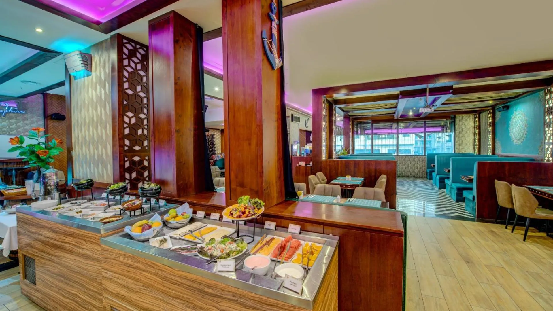 Restaurant/places to eat in Donatello Hotel