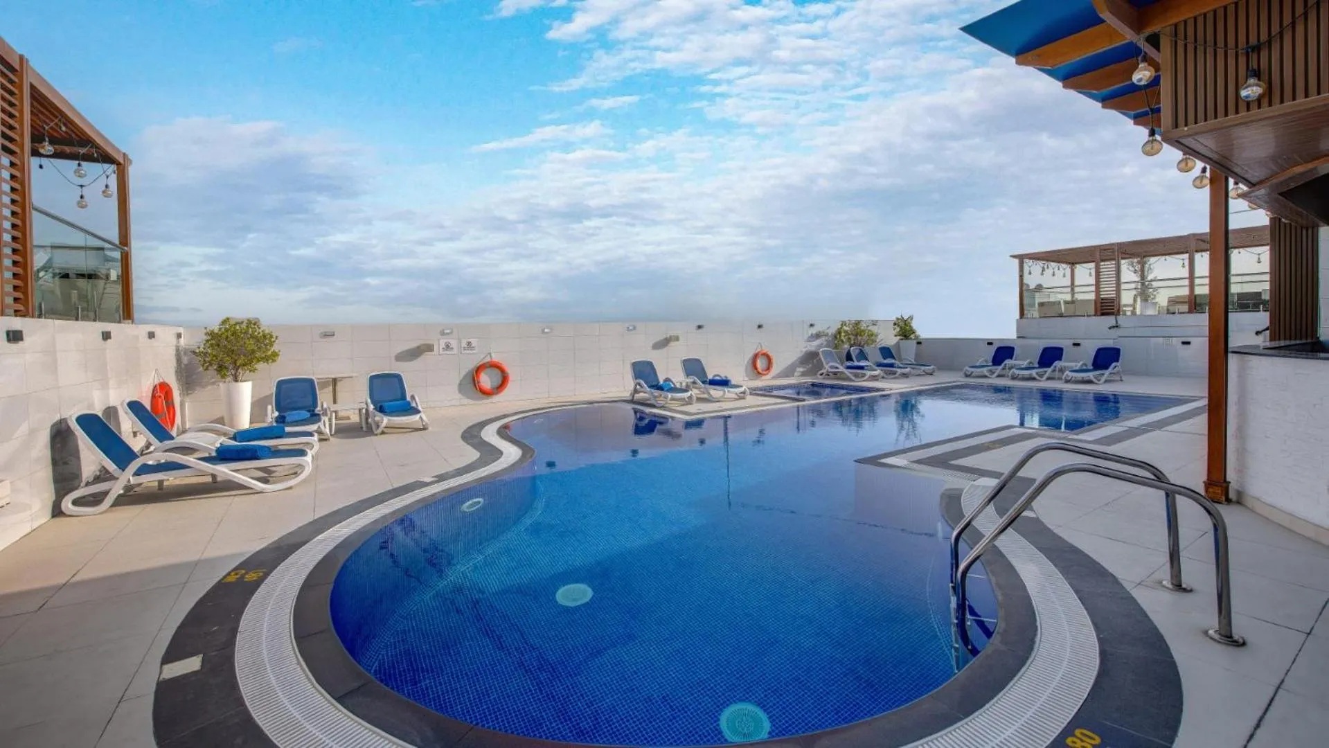 Swimming pool in Donatello Hotel