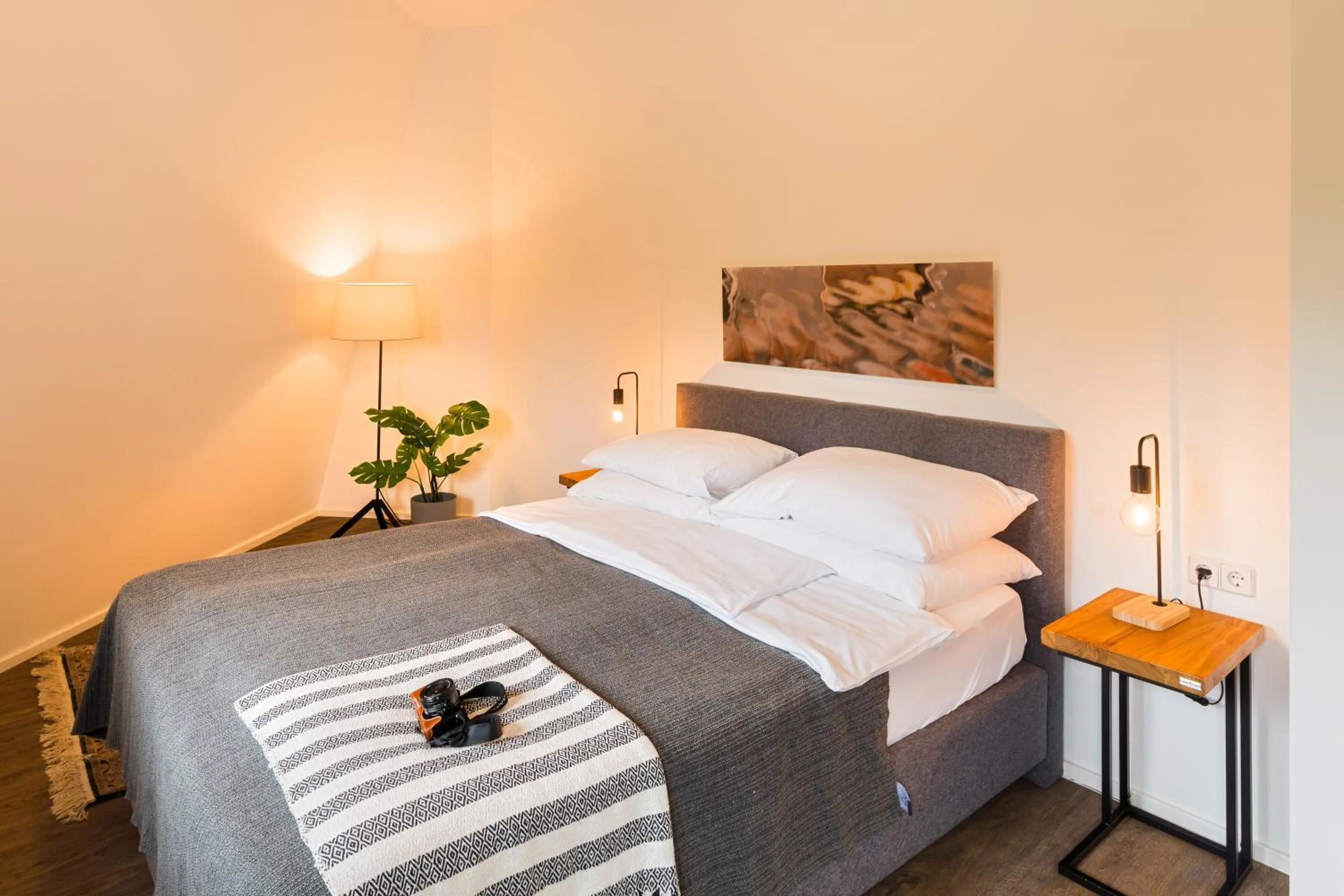 Bed in URBAN ISLAND I Riverside Apartments