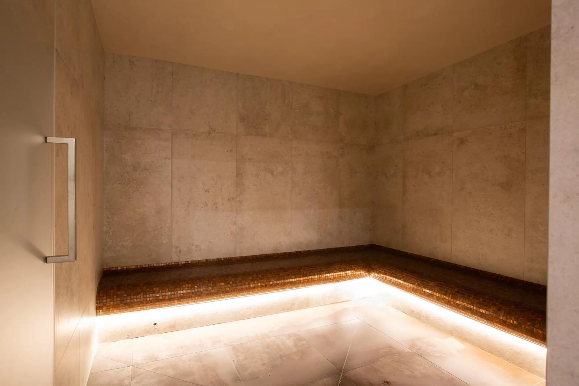 Steam room in Hotel & Spa Merilys