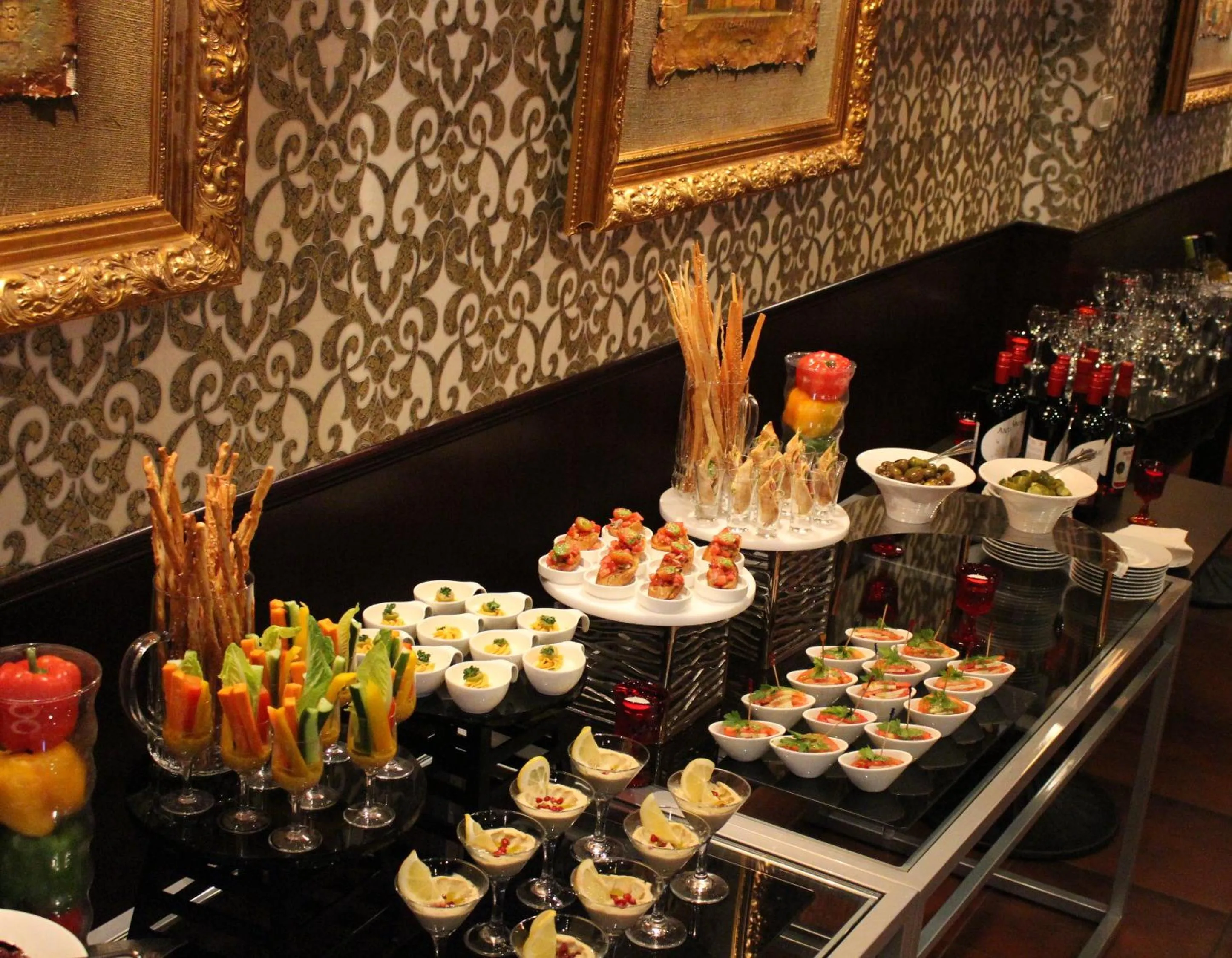 Restaurant/places to eat in Carlton Tower Hotel