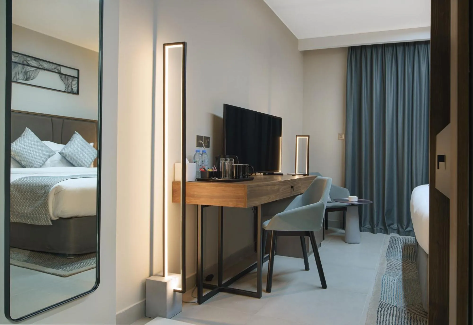 TV and multimedia, Bed in Hotel Holiday International