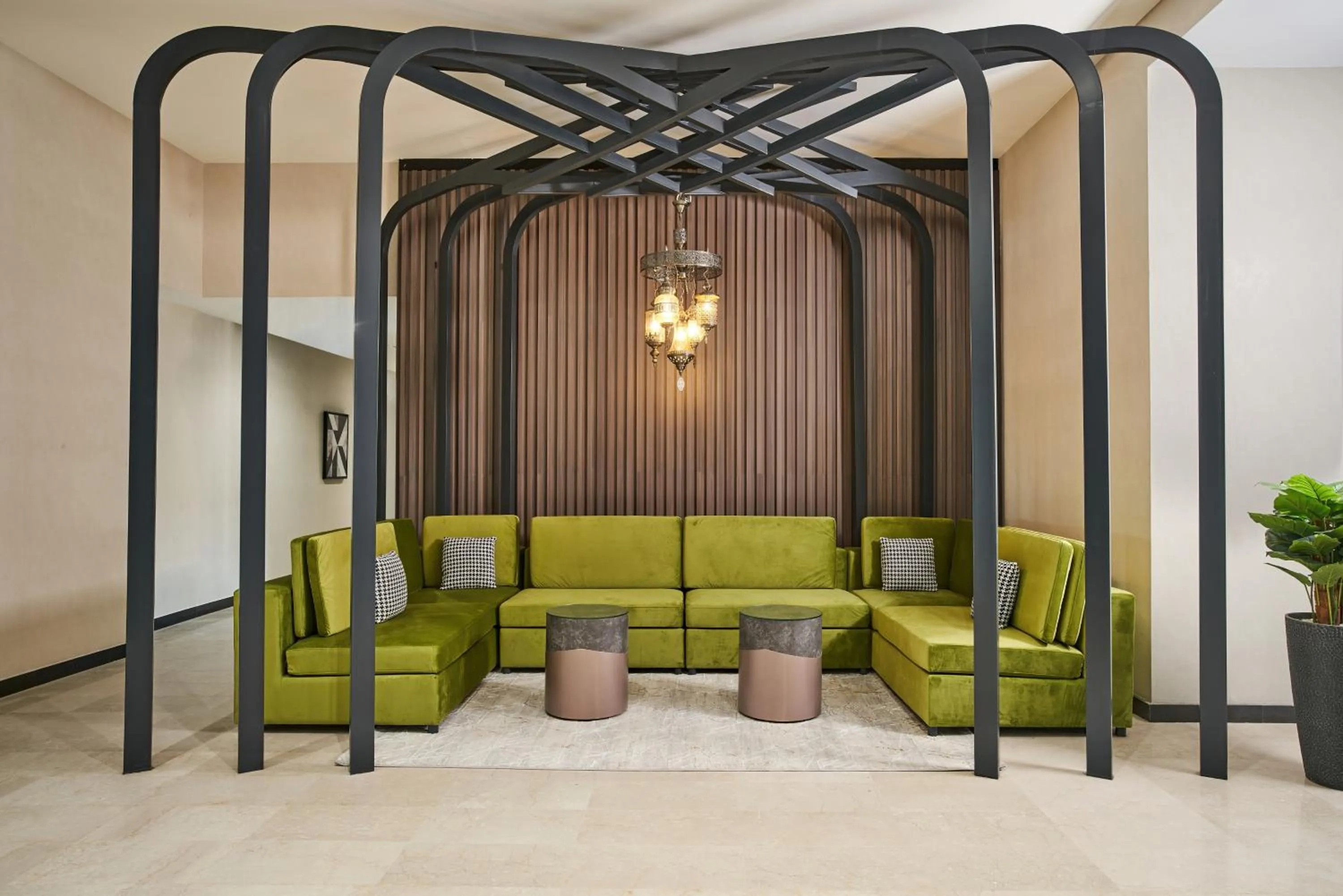 Seating area in Hotel Holiday International