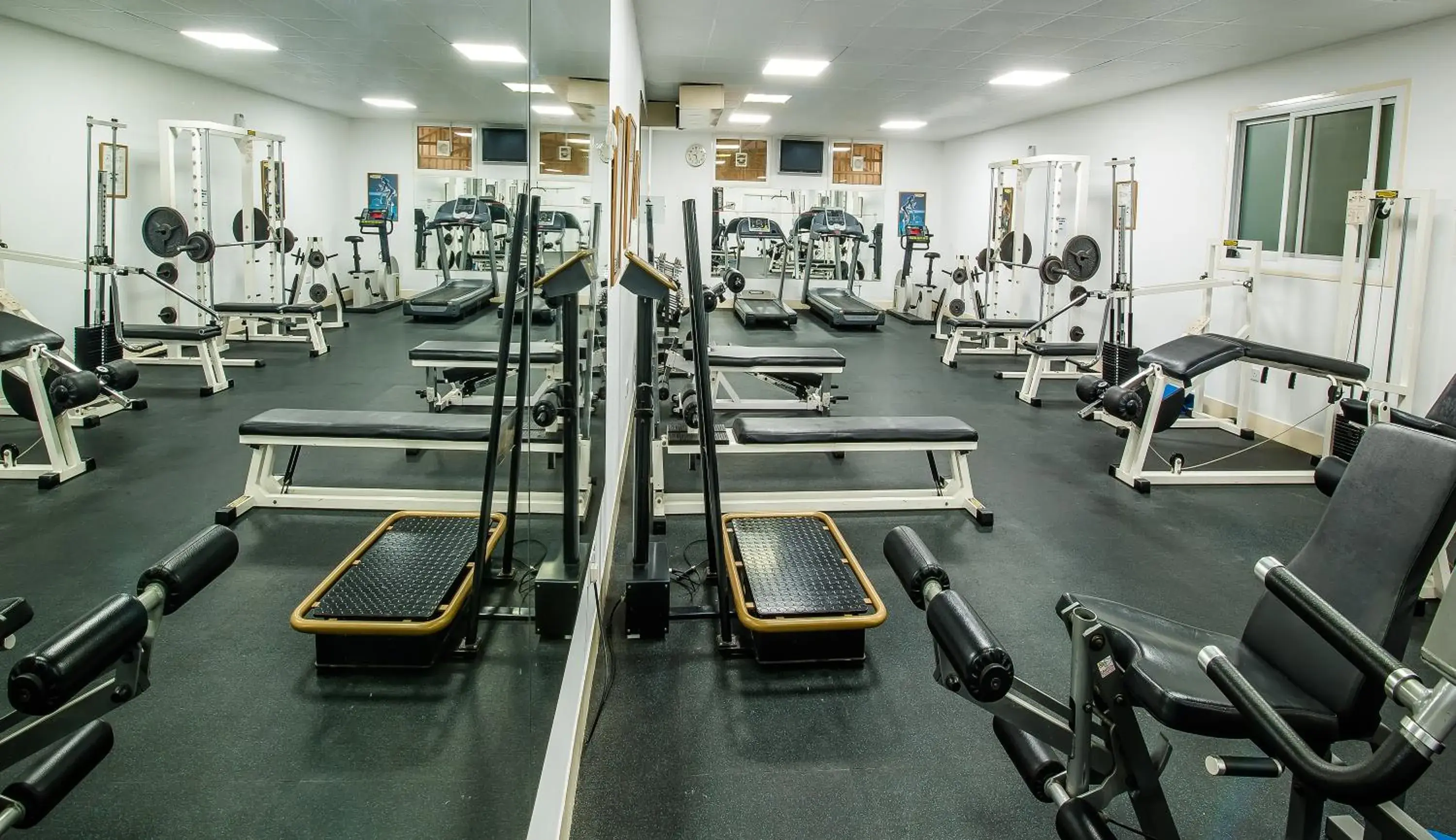 Fitness centre/facilities in Hotel Holiday International Fitness centre/facilities in Hotel Holiday International