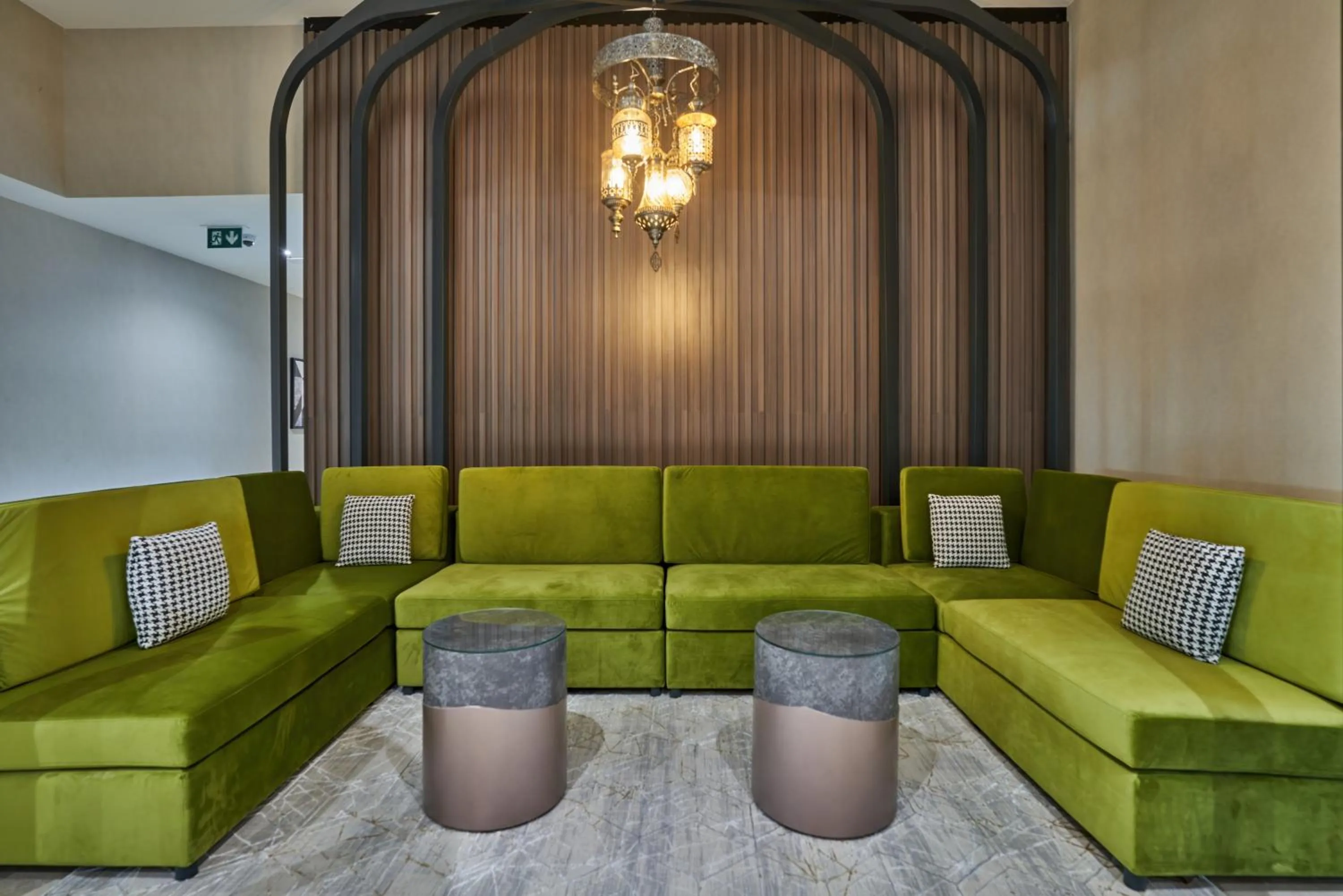 Seating area in Hotel Holiday International
