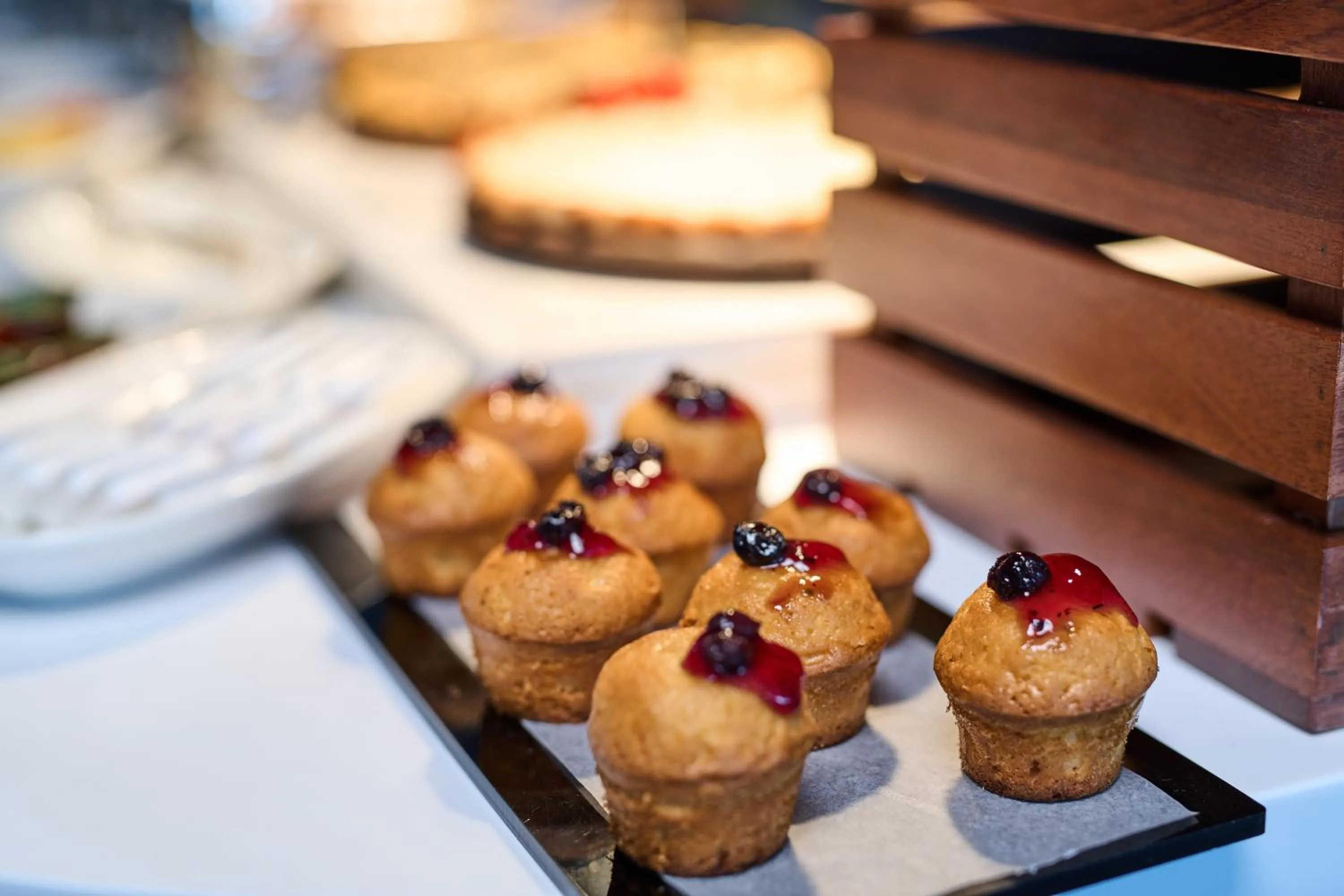 Buffet breakfast in Hotel Holiday International