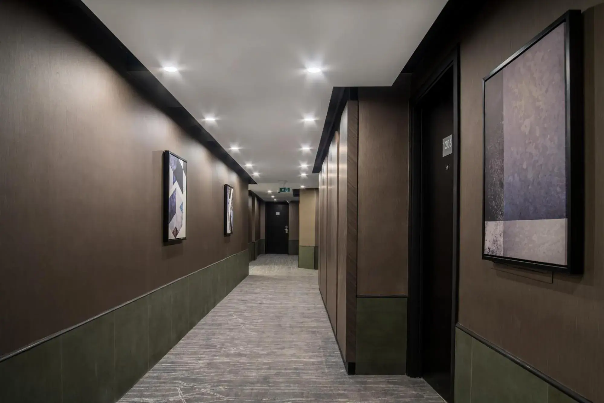 Property building in Hotel Holiday International Property building in Hotel Holiday International