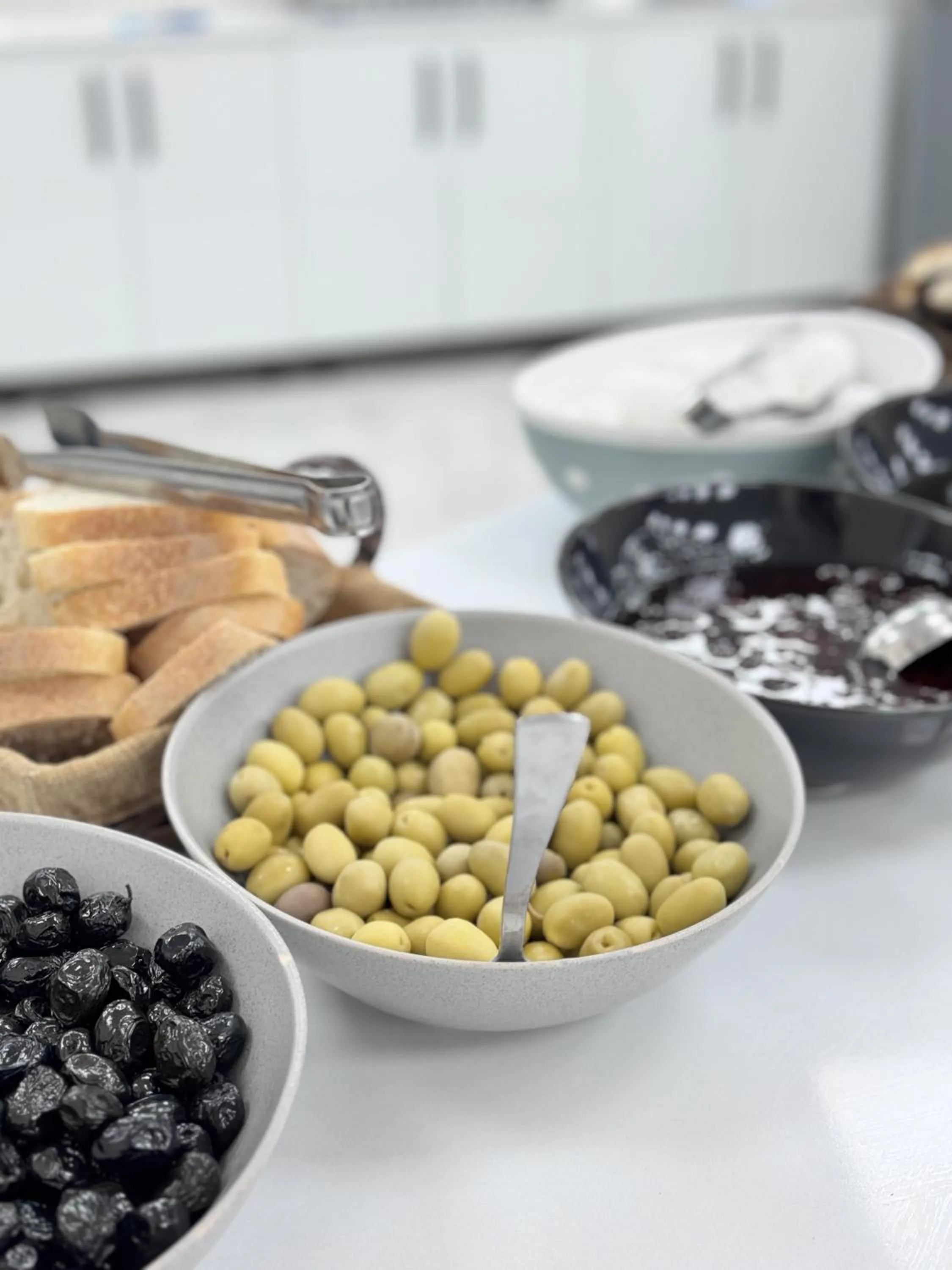 Restaurant/places to eat in Blue Marina Hotel & Spa