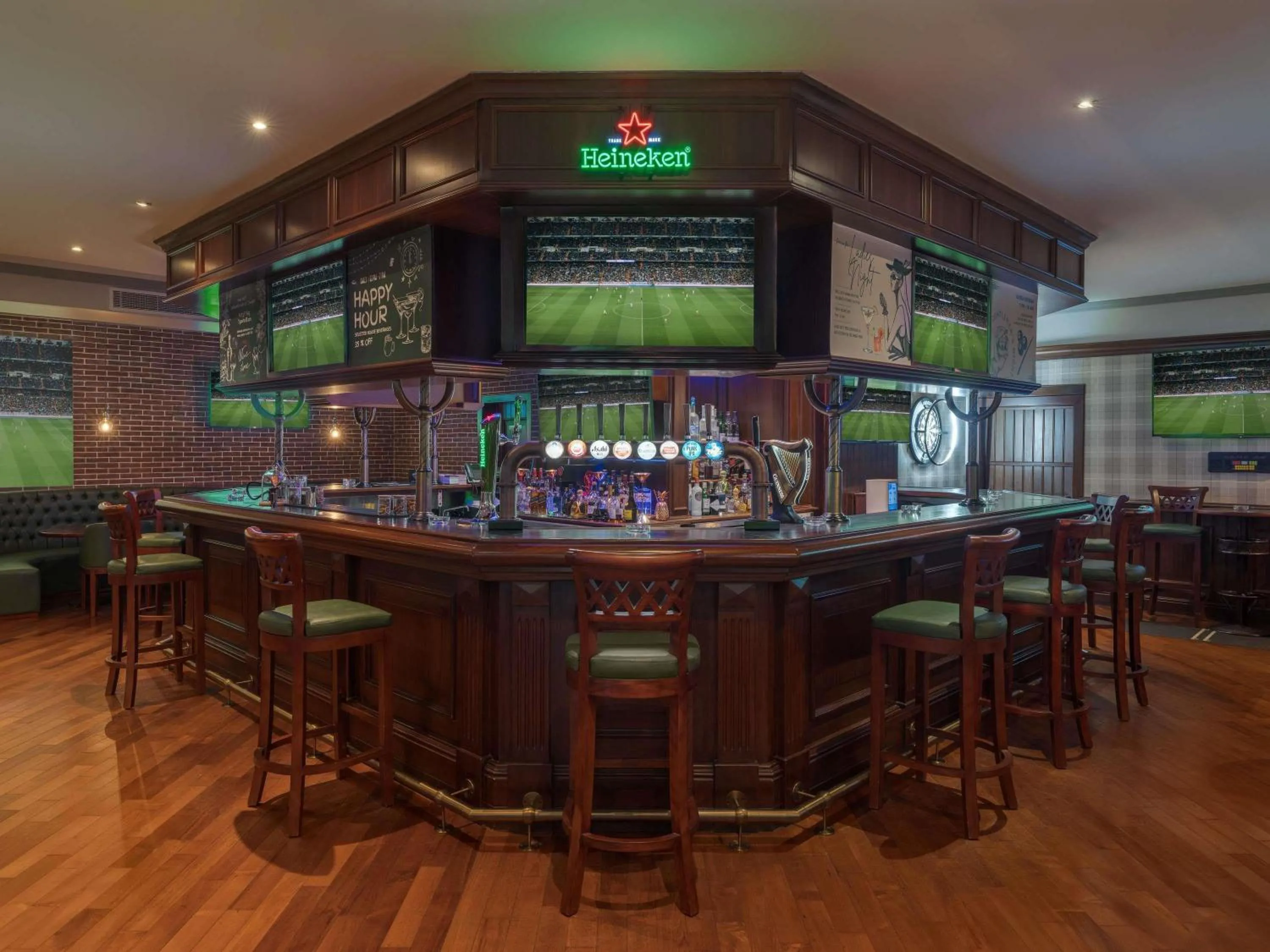 Lounge or bar in Mövenpick Hotel & Apartments Bur Dubai