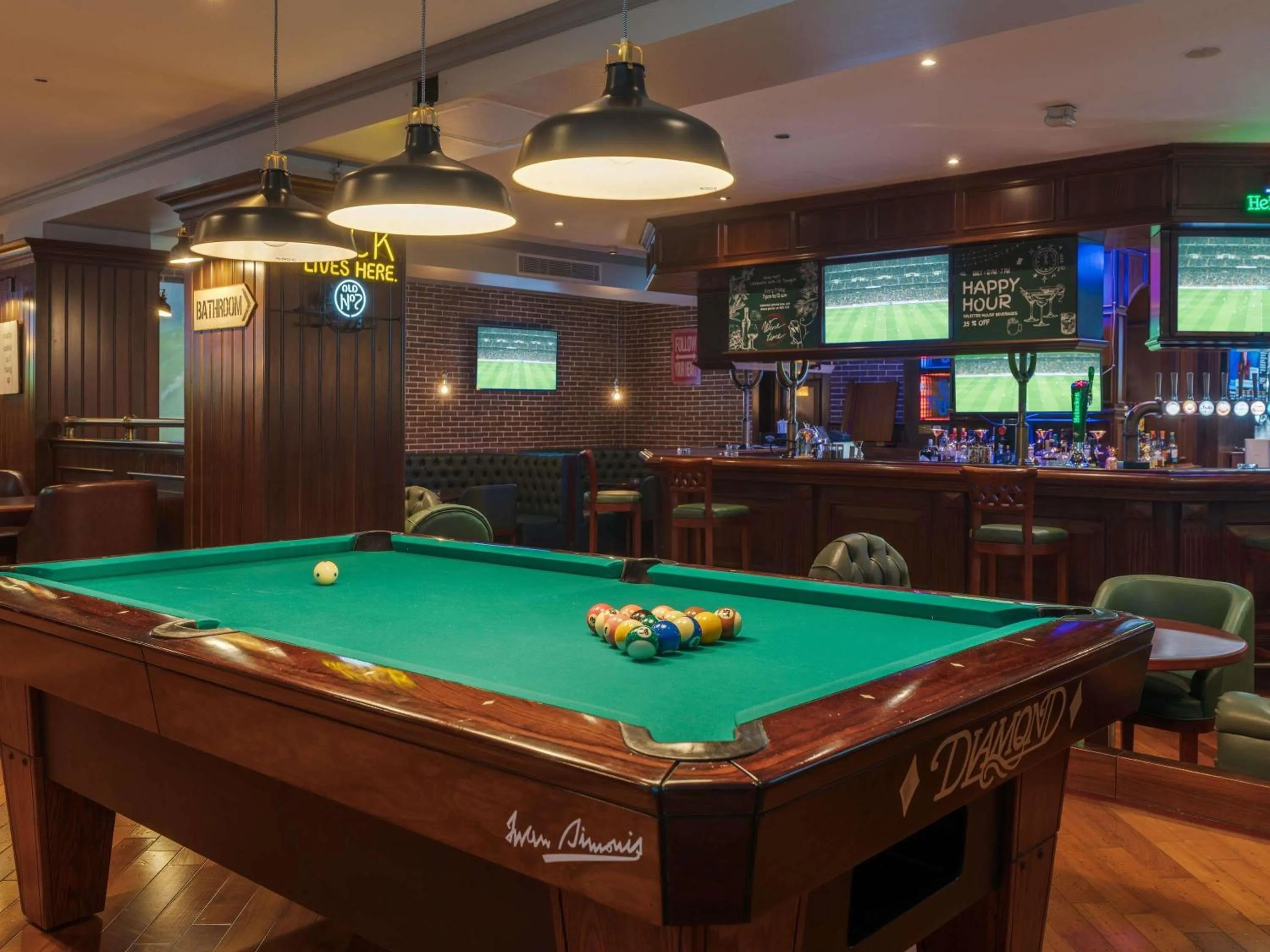 Lounge or bar in Mövenpick Hotel & Apartments Bur Dubai