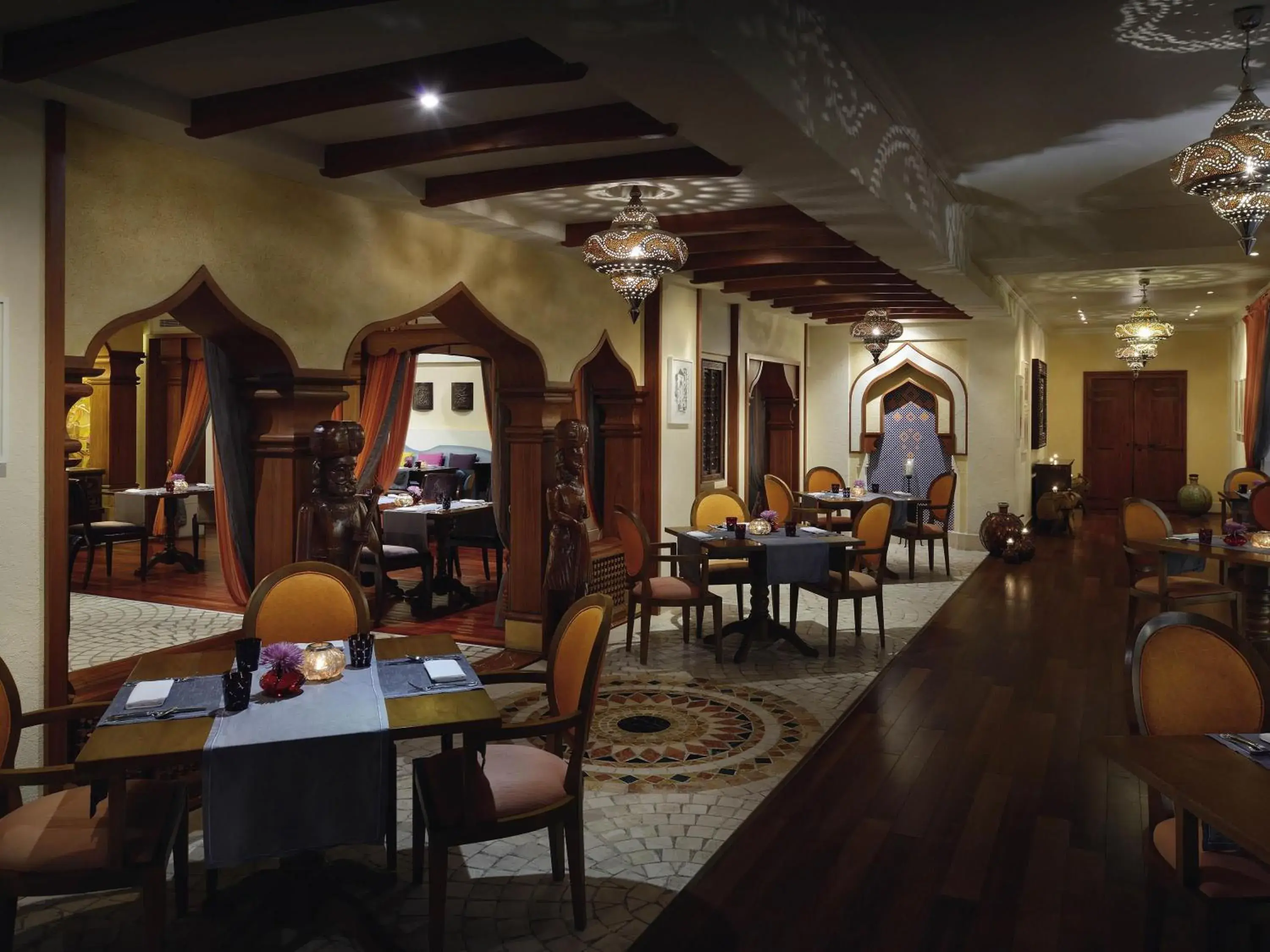 Restaurant/places to eat in Mövenpick Hotel & Apartments Bur Dubai Restaurant/places to eat in Mövenpick Hotel & Apartments Bur Dubai