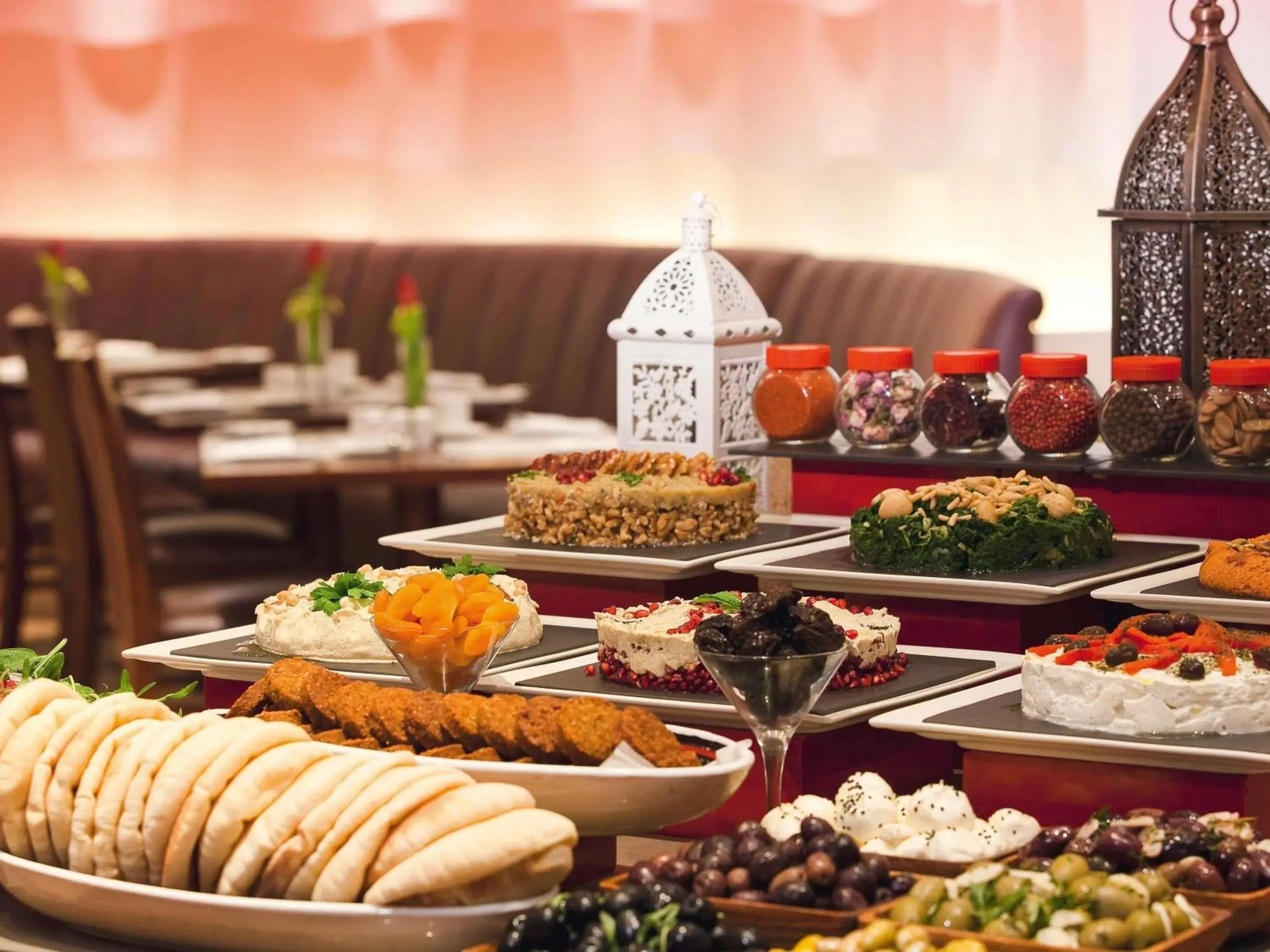 Restaurant/places to eat in Mövenpick Hotel & Apartments Bur Dubai Restaurant/places to eat in Mövenpick Hotel & Apartments Bur Dubai