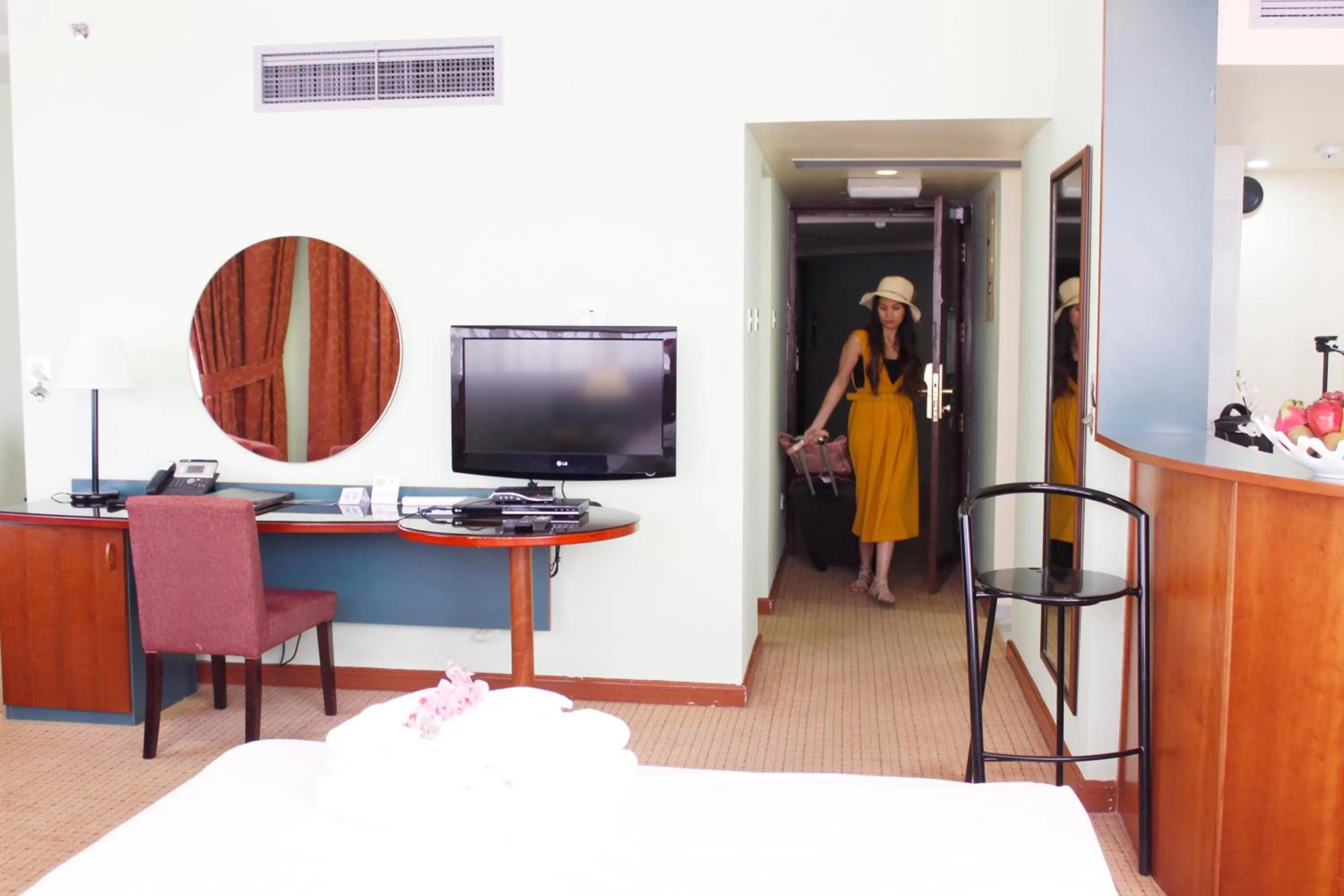 Bedroom, Bed in Al Diar Dana Hotel